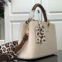 LV CAPUCINES MM M58575