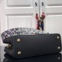 LV CAPUCINES MM M58575