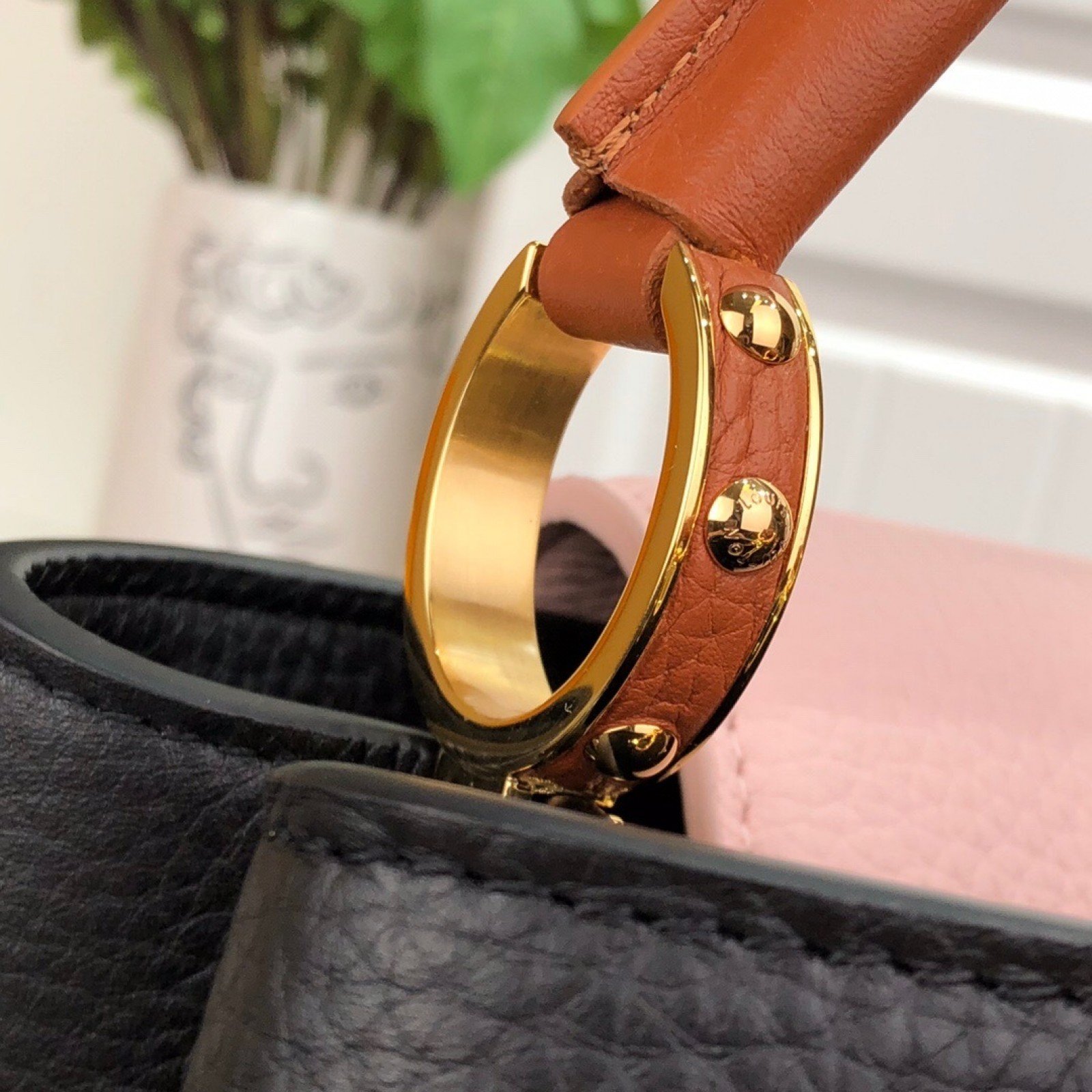 LV CAPUCINES PM M42259