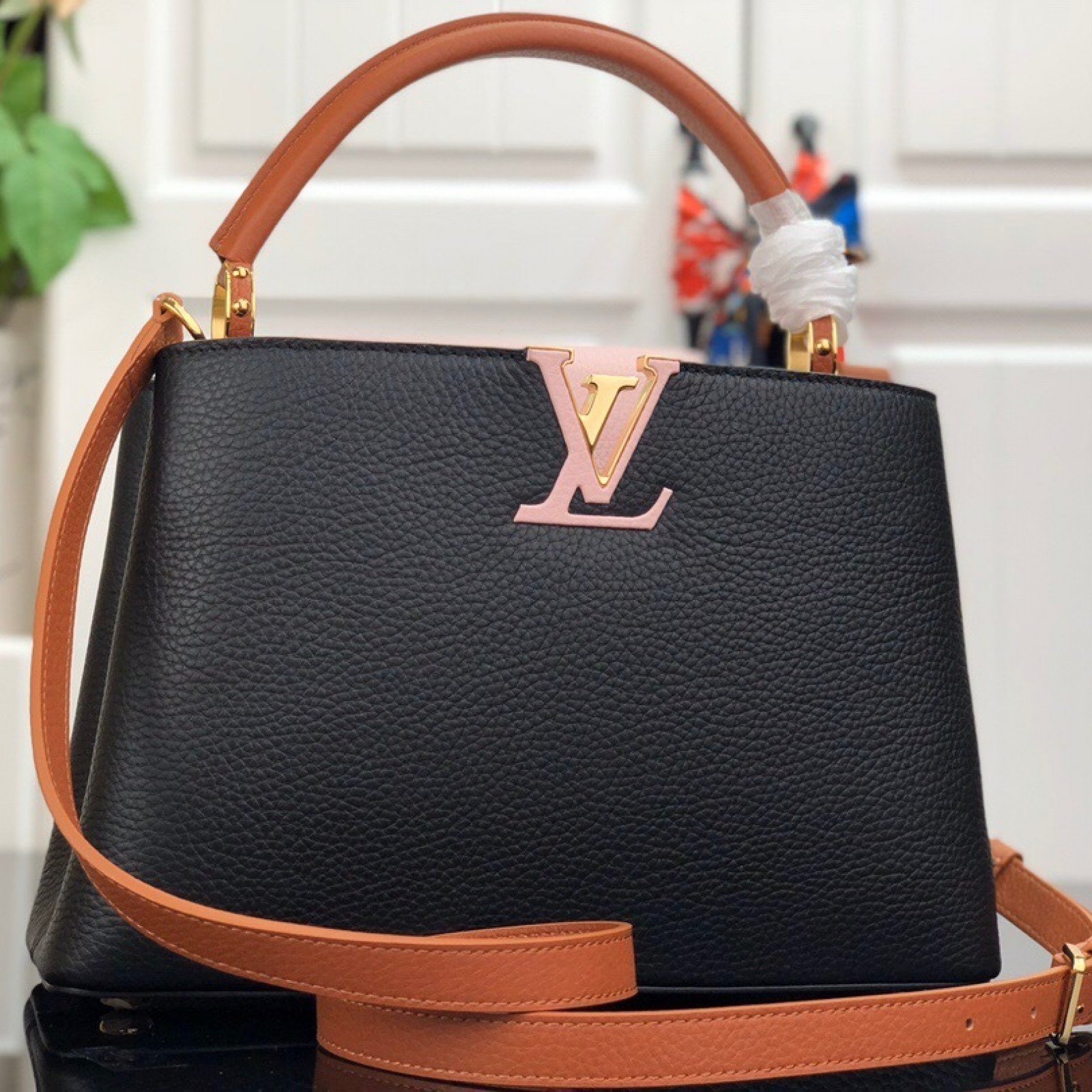LV CAPUCINES PM M42259