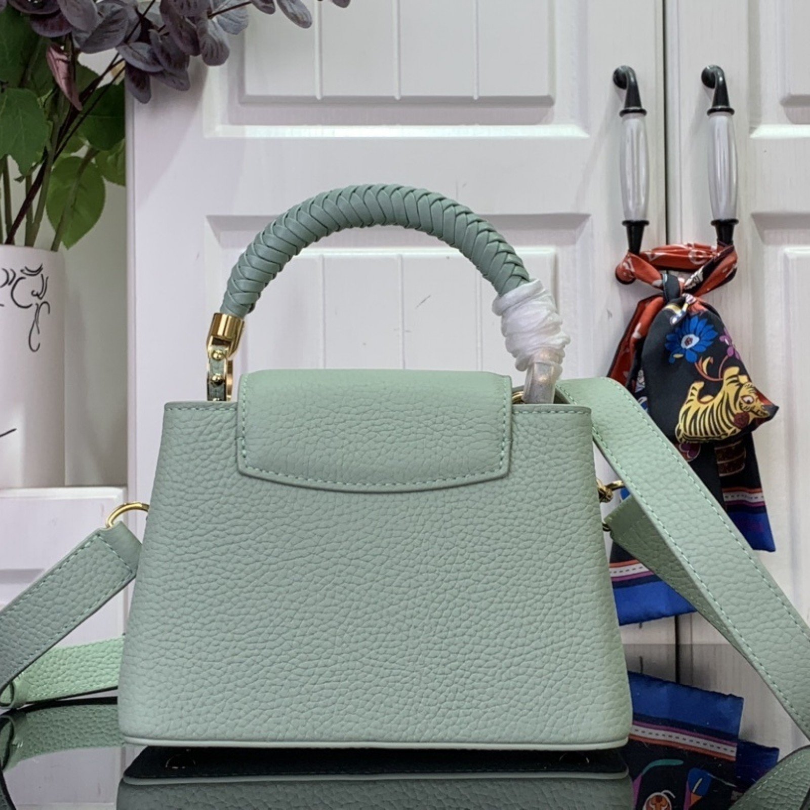 LV CAPUCINES bb m15157