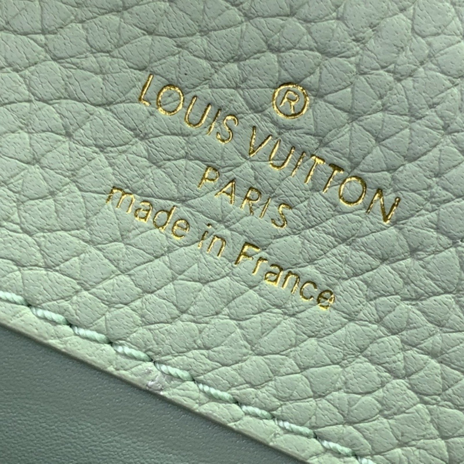 LV CAPUCINES bb m15157