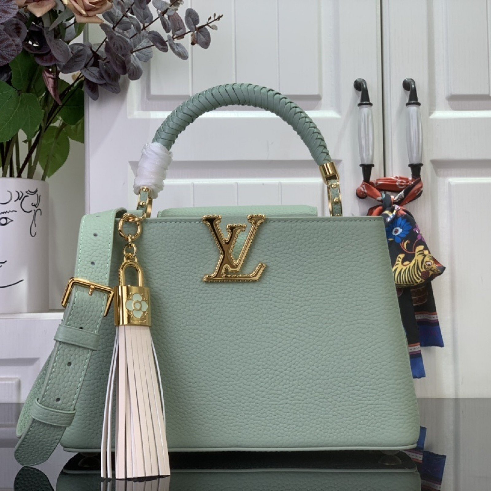 LV CAPUCINES bb m15157