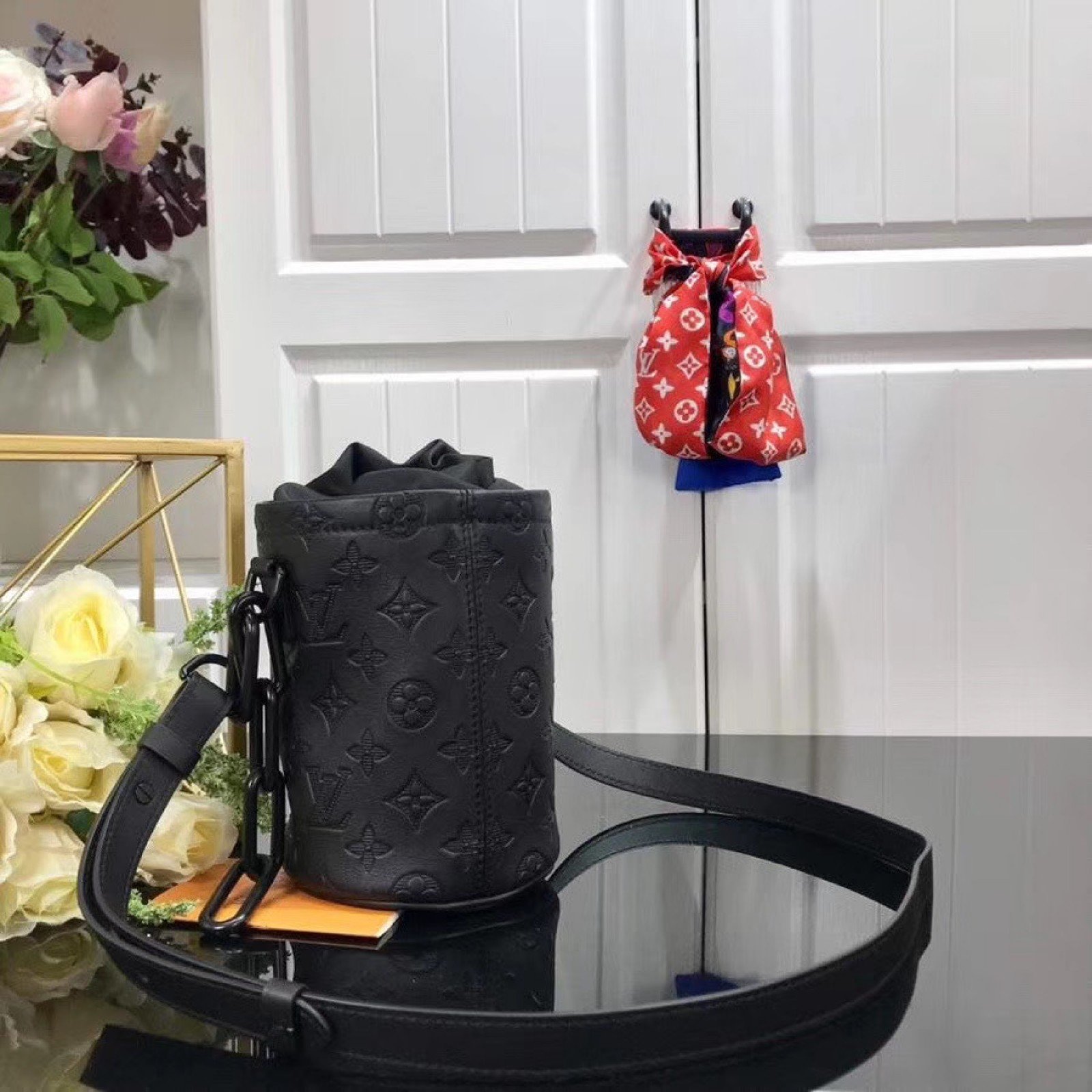 LV CHALE NANO BAG M44628