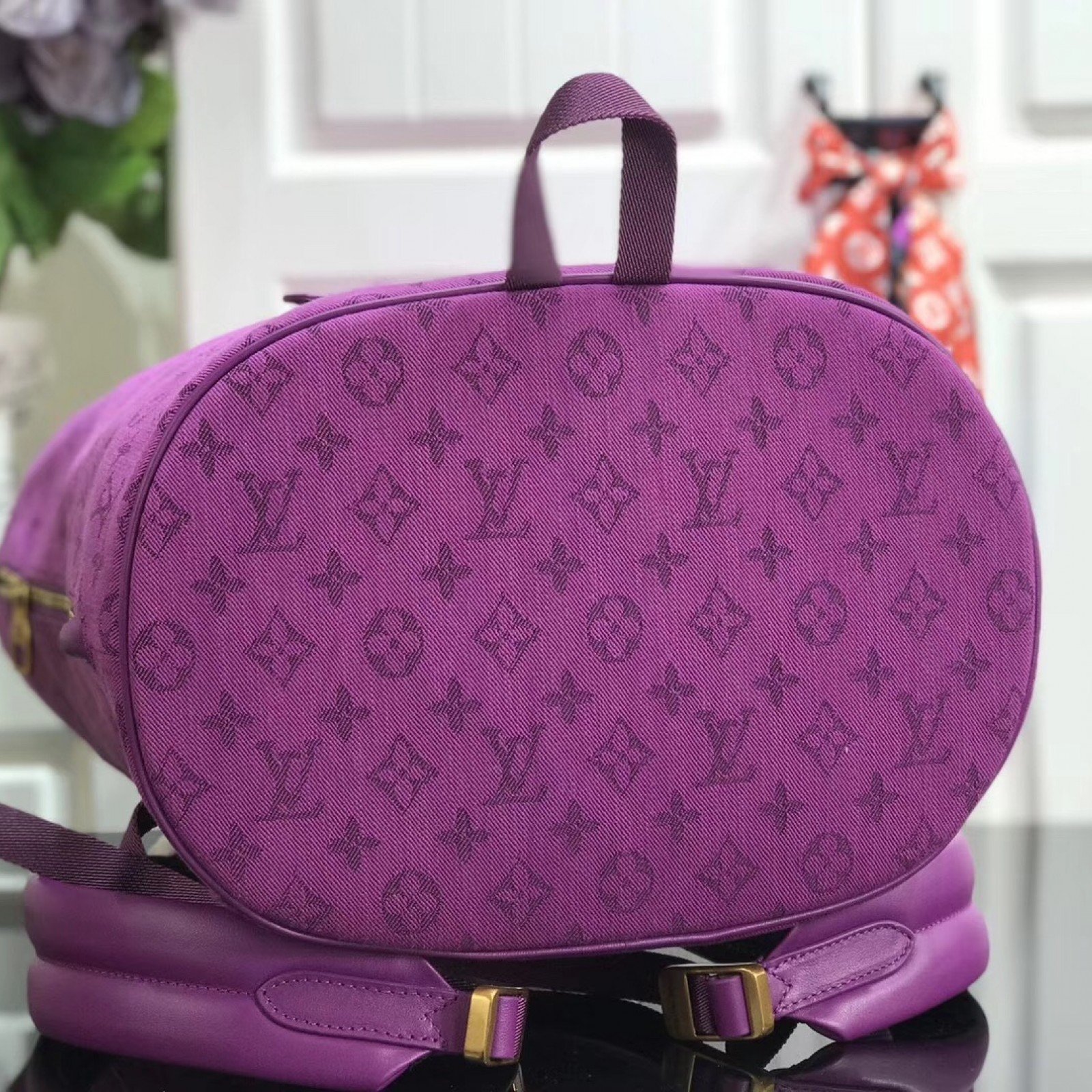 LV CHALK BACKPACK M44617
