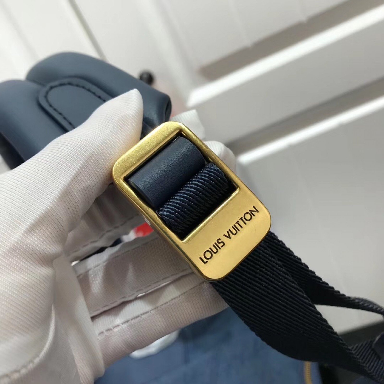 LV CHALK BACKPACK M44617