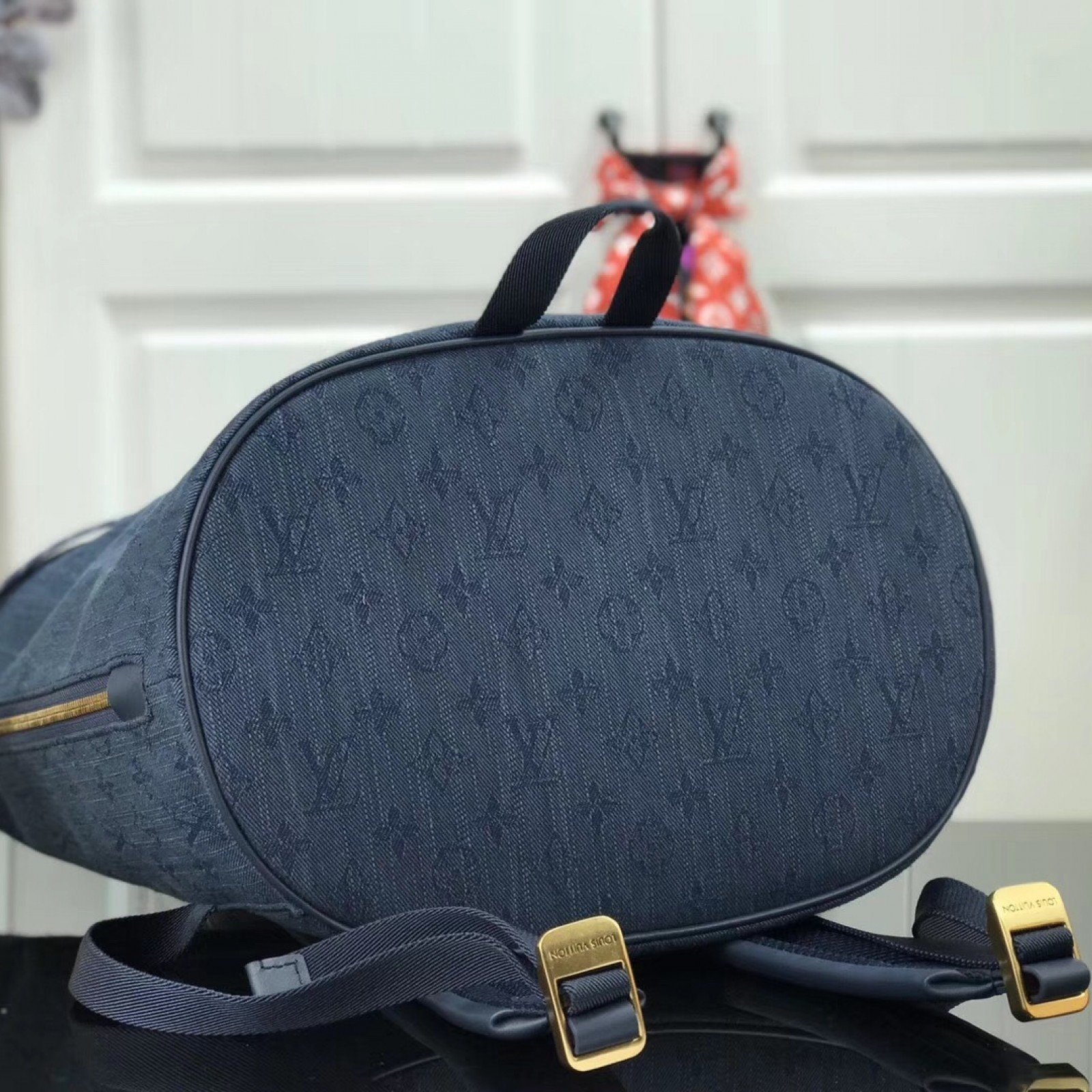 LV CHALK BACKPACK M44617