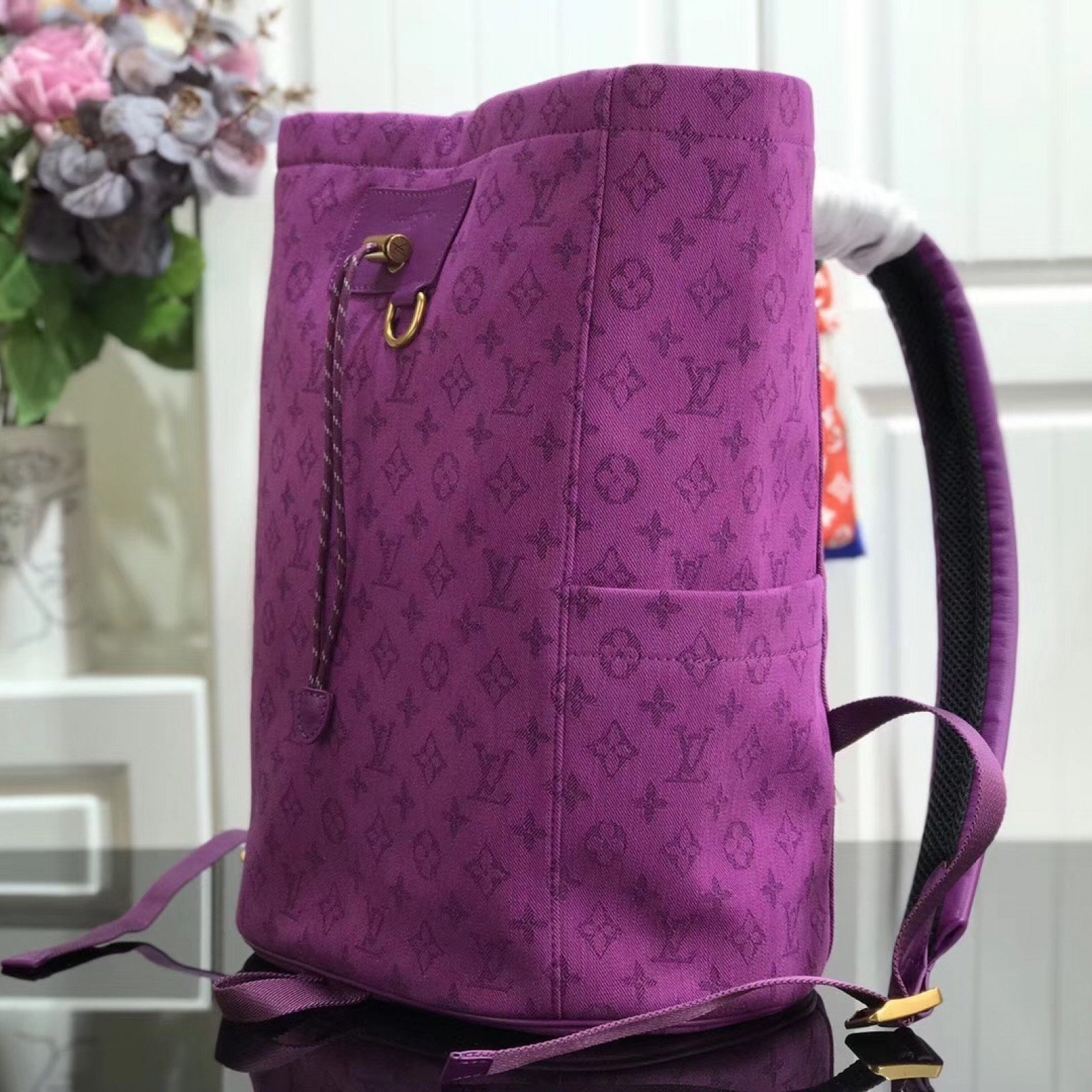 LV CHALK BACKPACK M44617