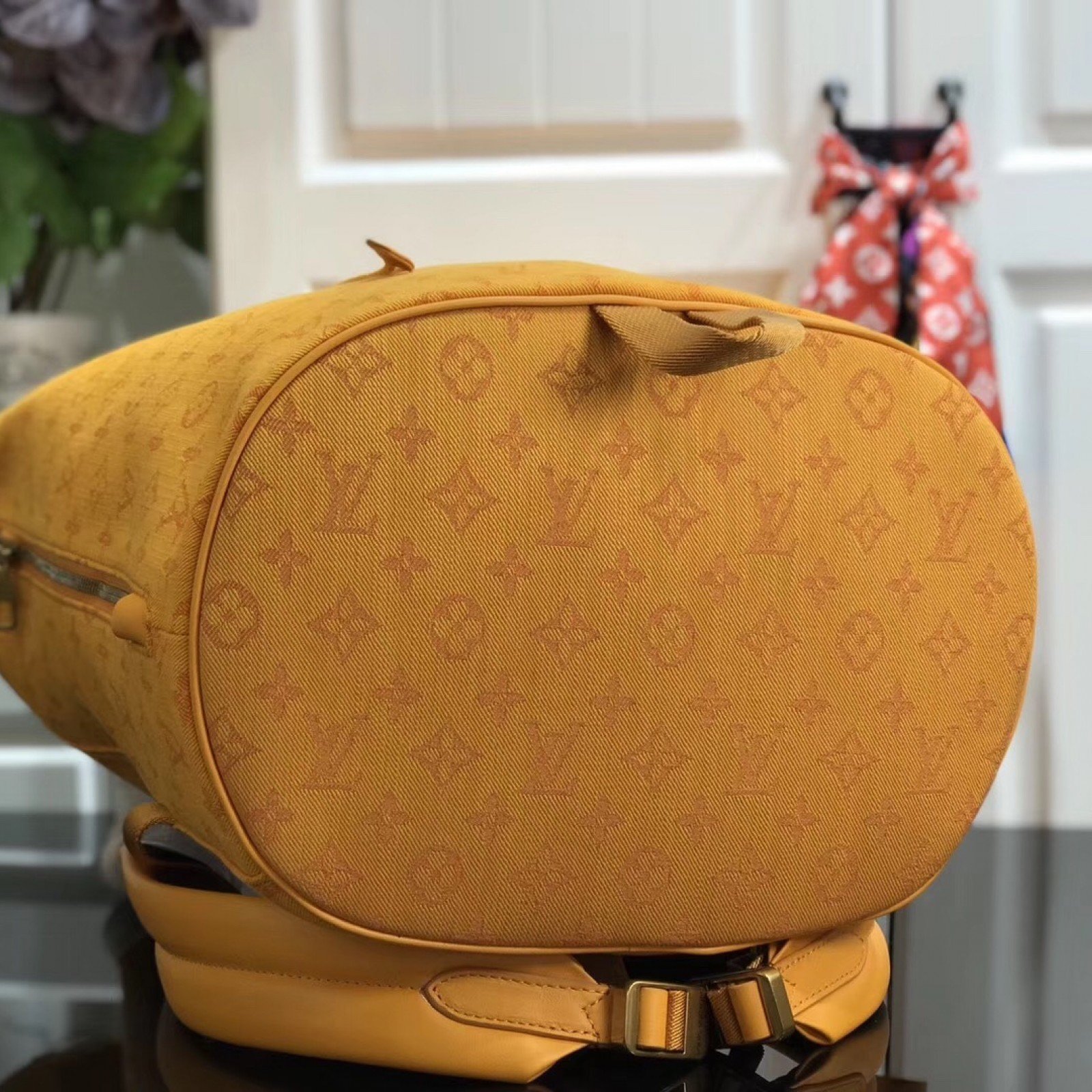 LV CHALK BACKPACK M44617