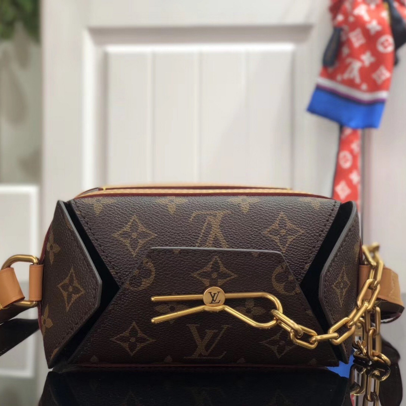 LV CHALK BAG M61111XH