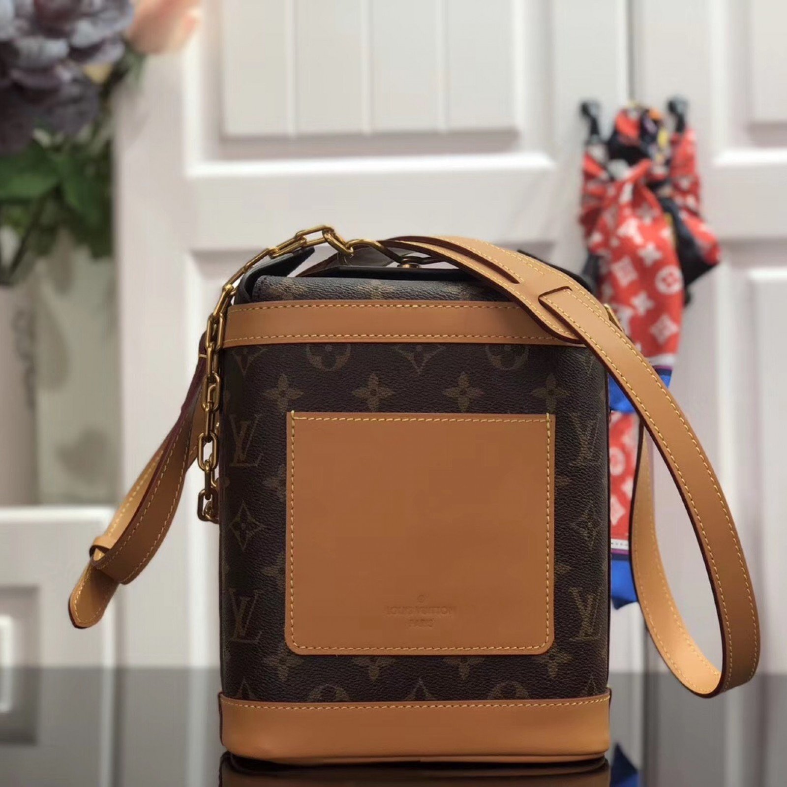 LV CHALK BAG M61111XH