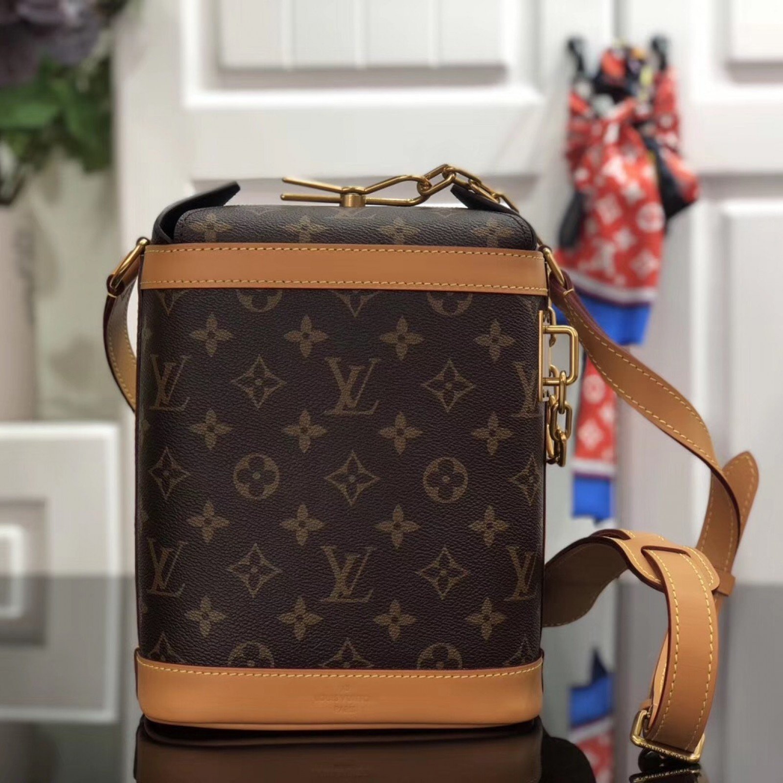 LV CHALK BAG M61111XH