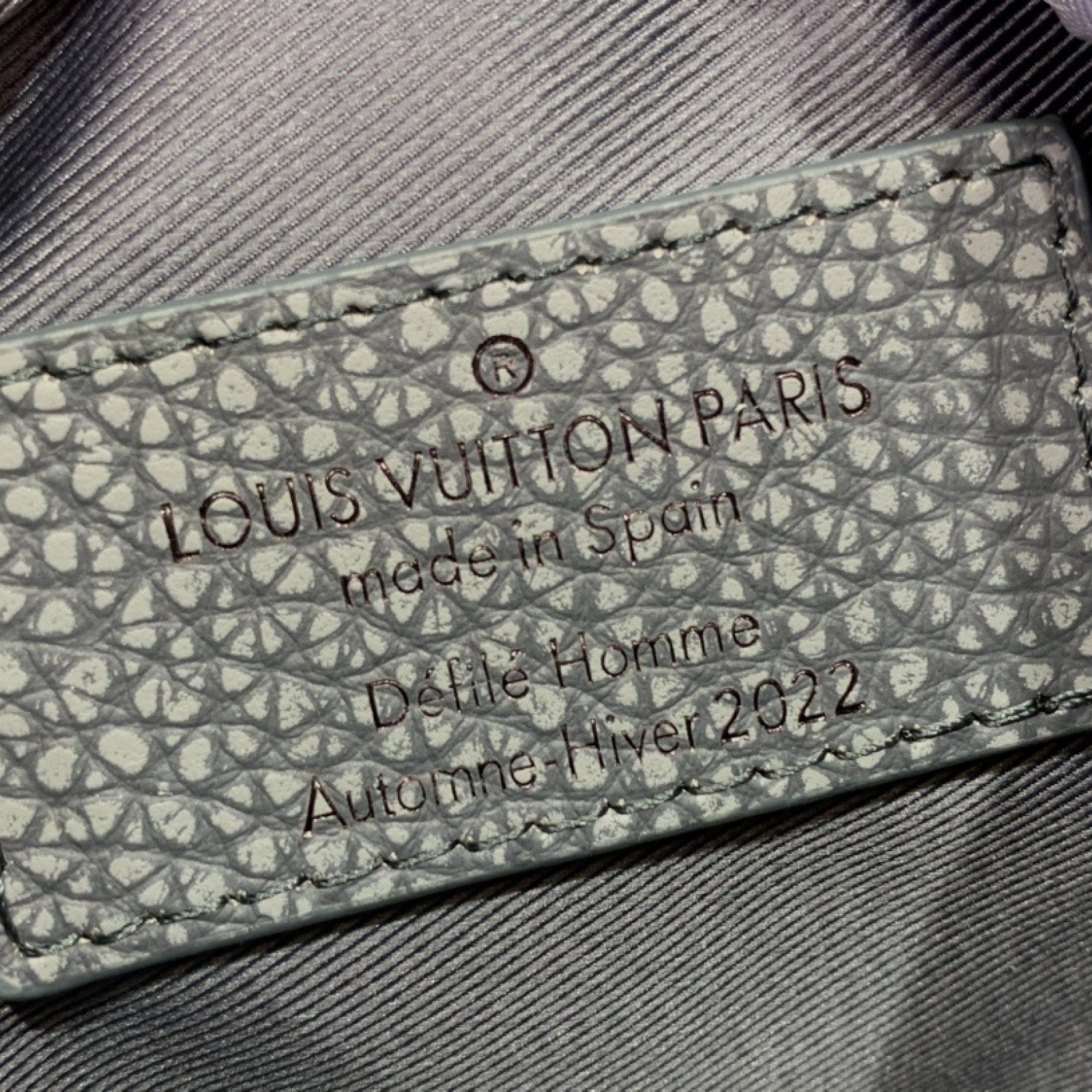 LV CHALK POUCH M81572
