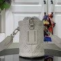 LV CHALK POUCH M81572