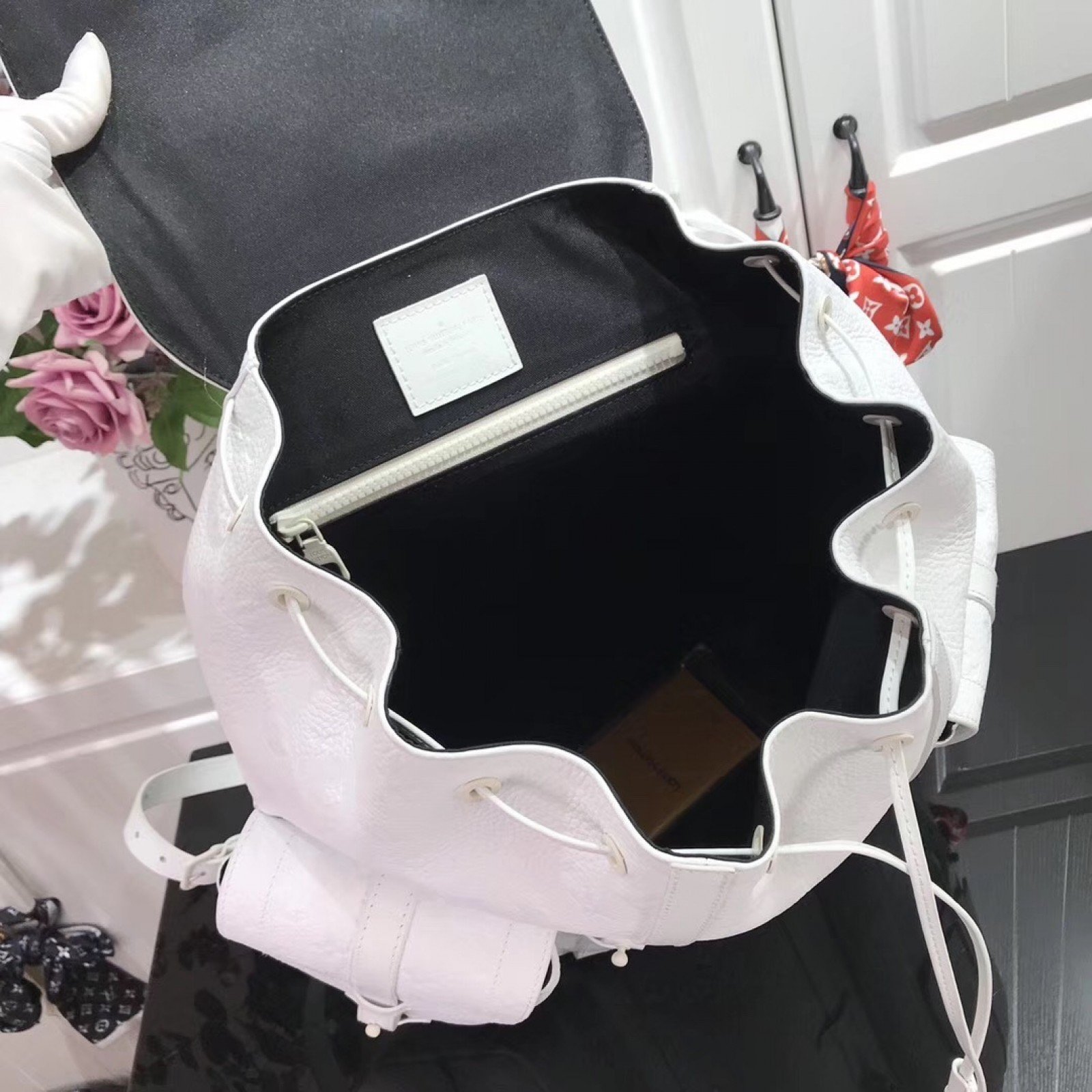 LV CHRISTOPHER BACKPACK PM M53286