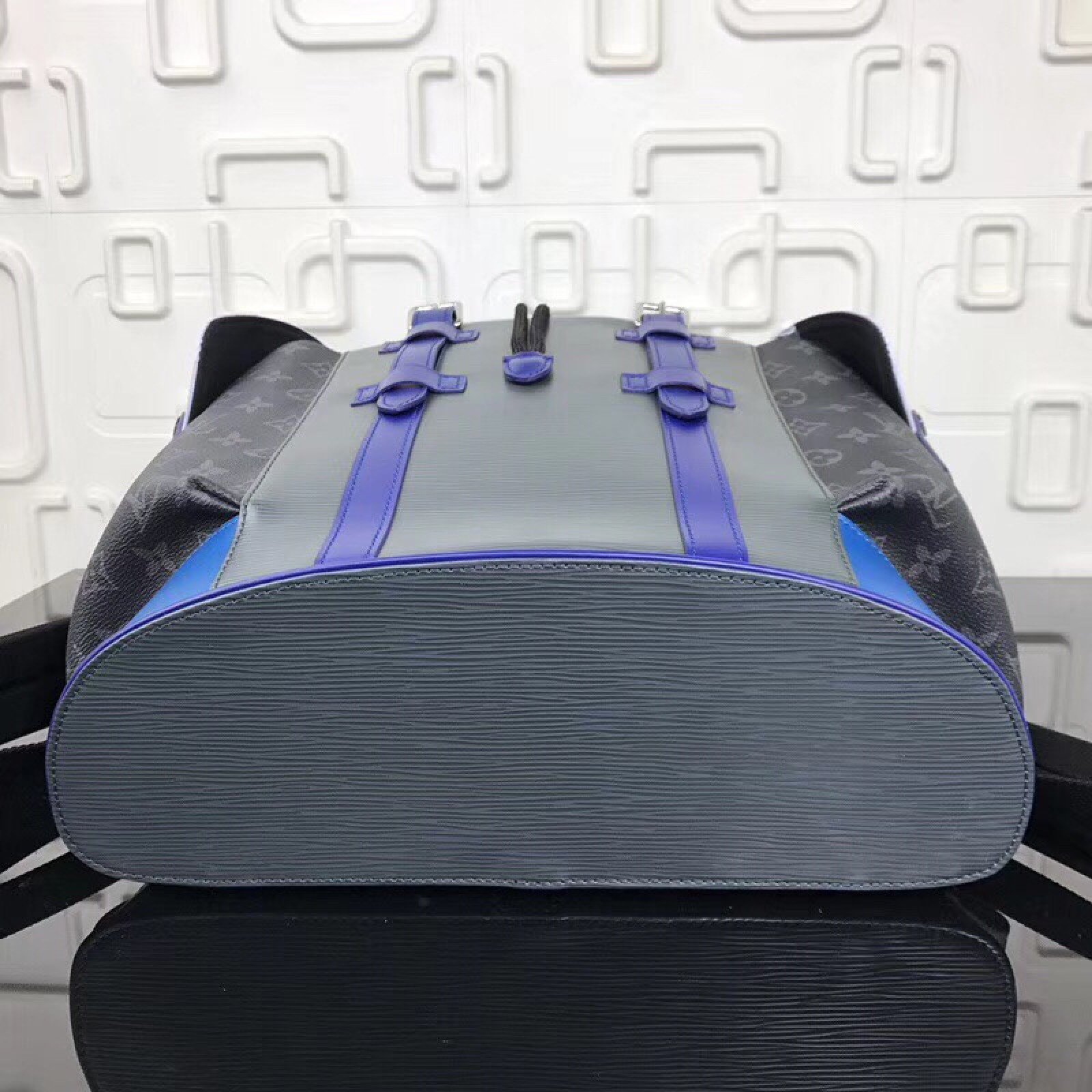 LV CHRISTOPHER Backpack M53425