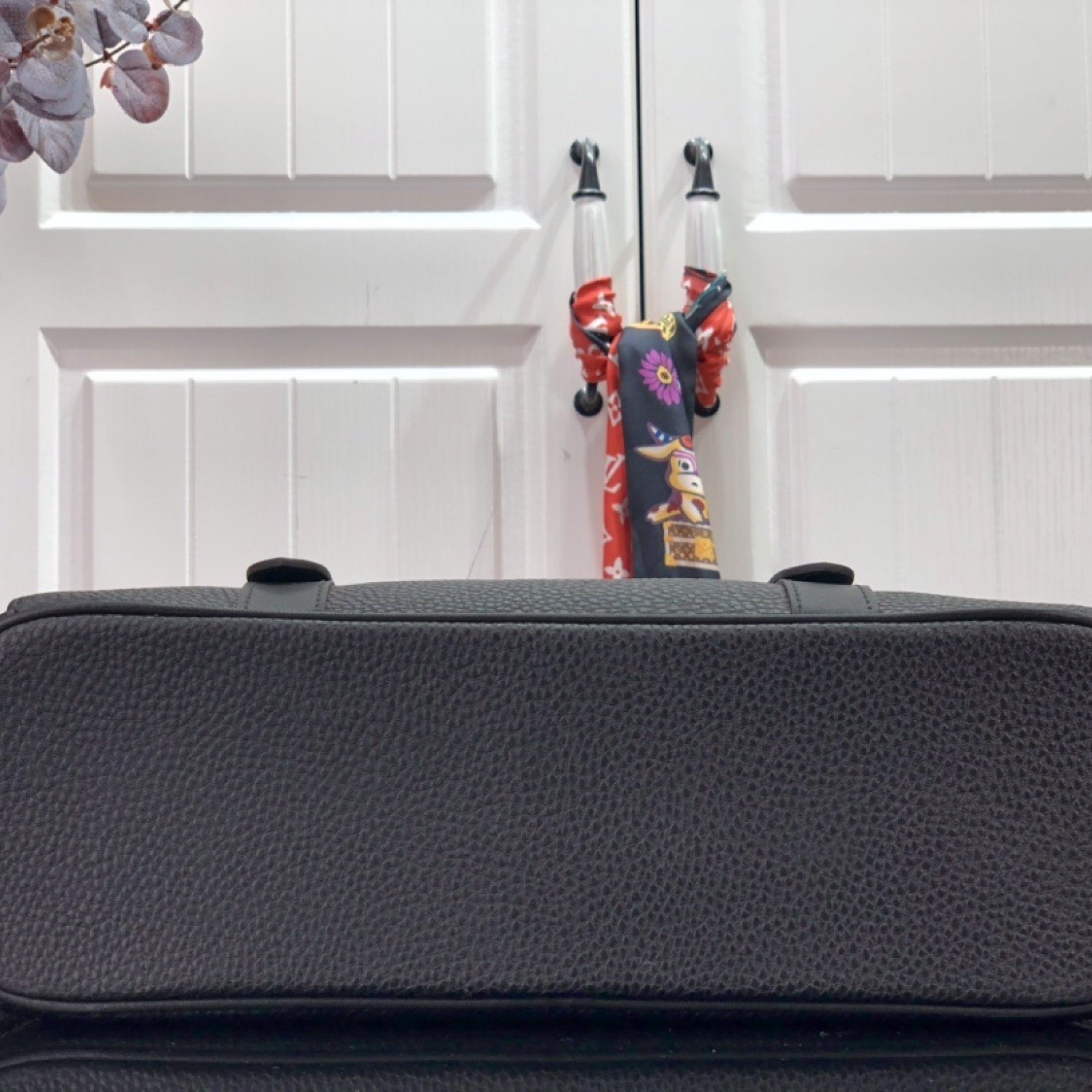 LV CHRISTOPHER MESSENGER M58476