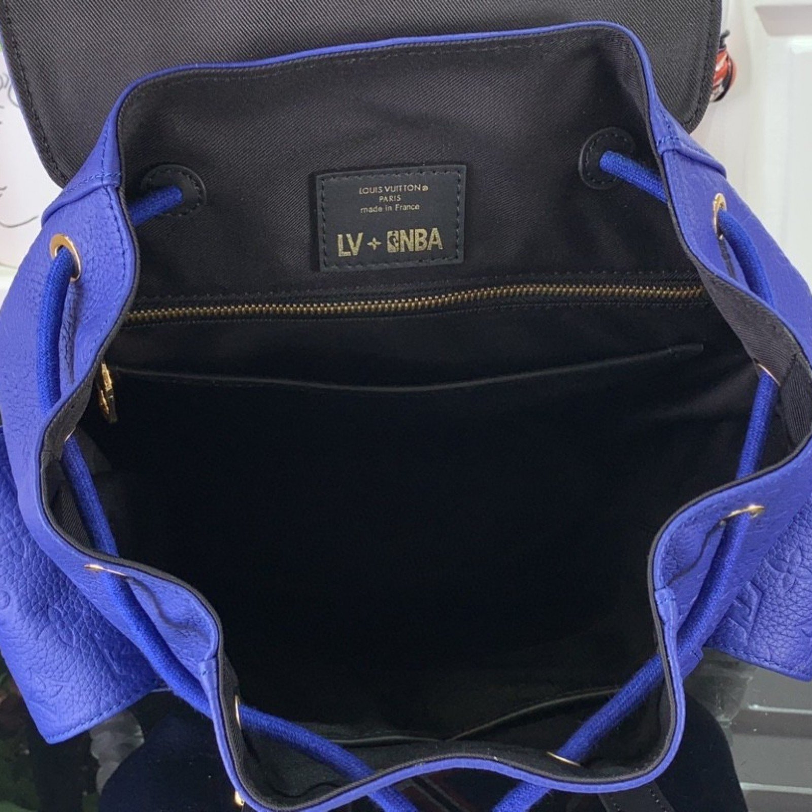 LV CHRISTOPHER MM M21104