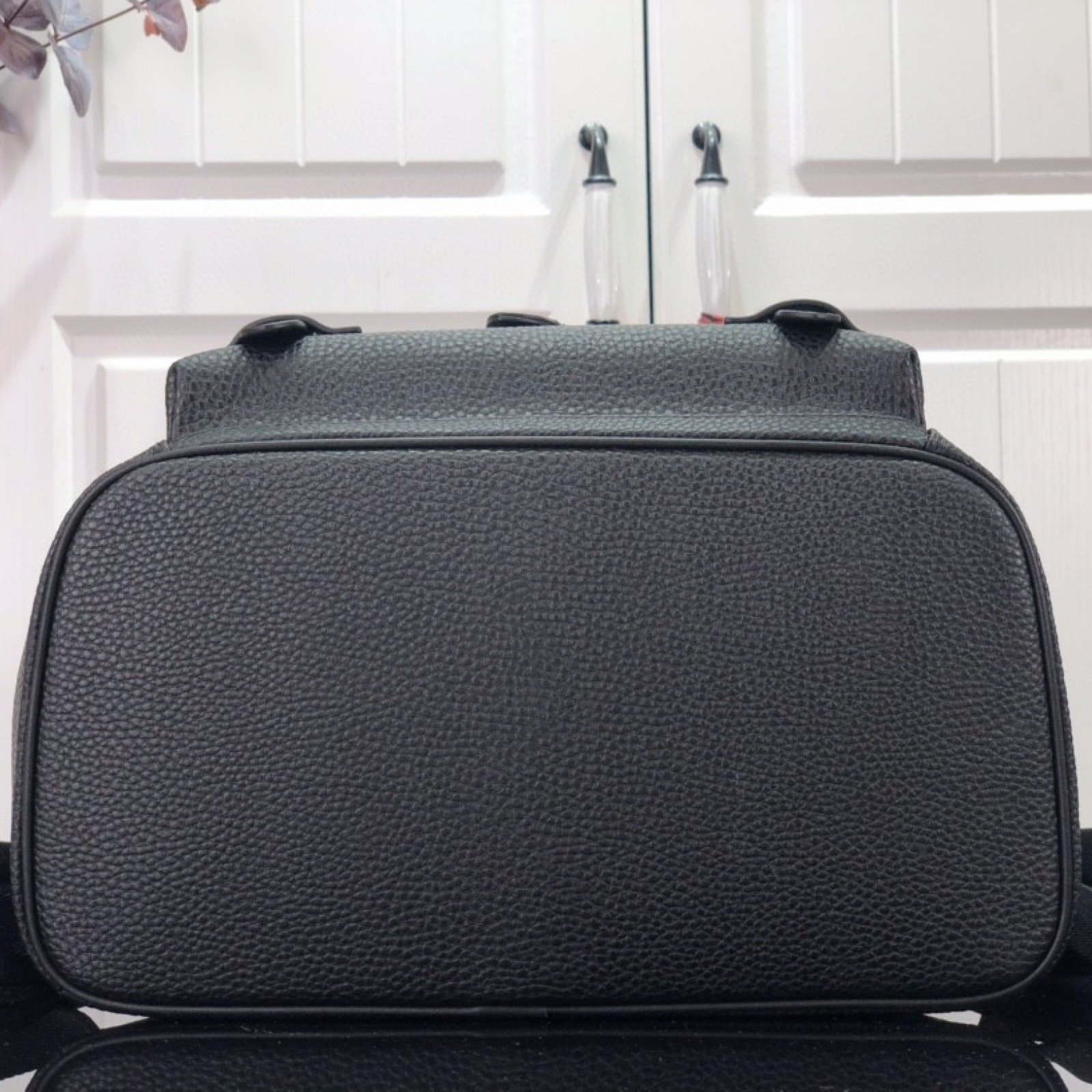 LV CHRISTOPHER SLIM BACKPACK M58644