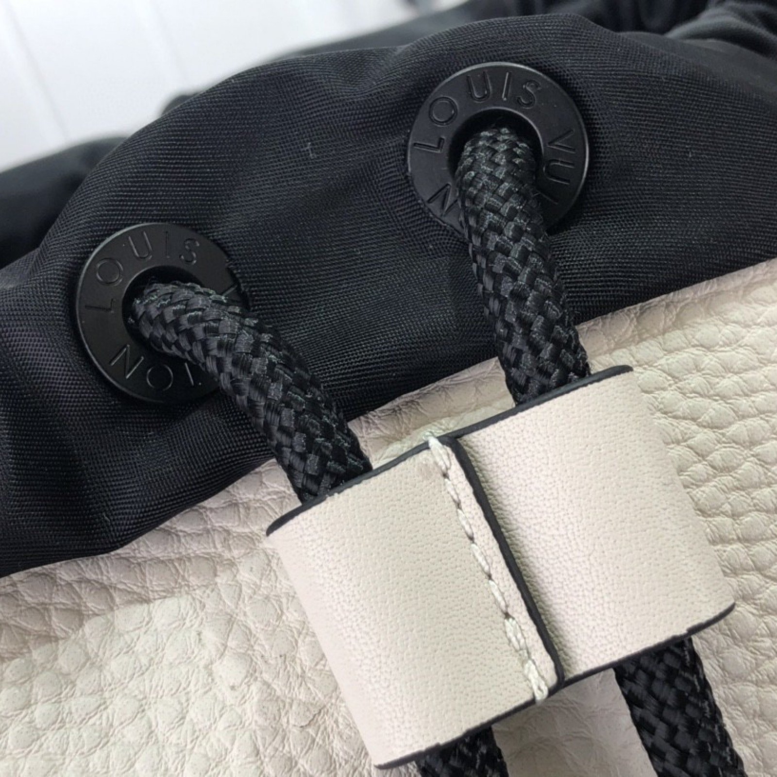 LV CHRISTOPHER SLIM BACKPACK M58644