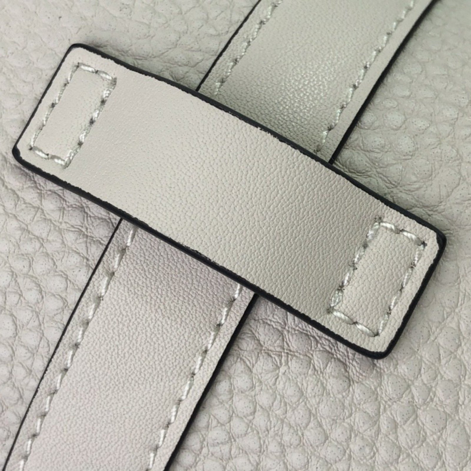 LV CHRISTOPHER SLIM BACKPACK M58644