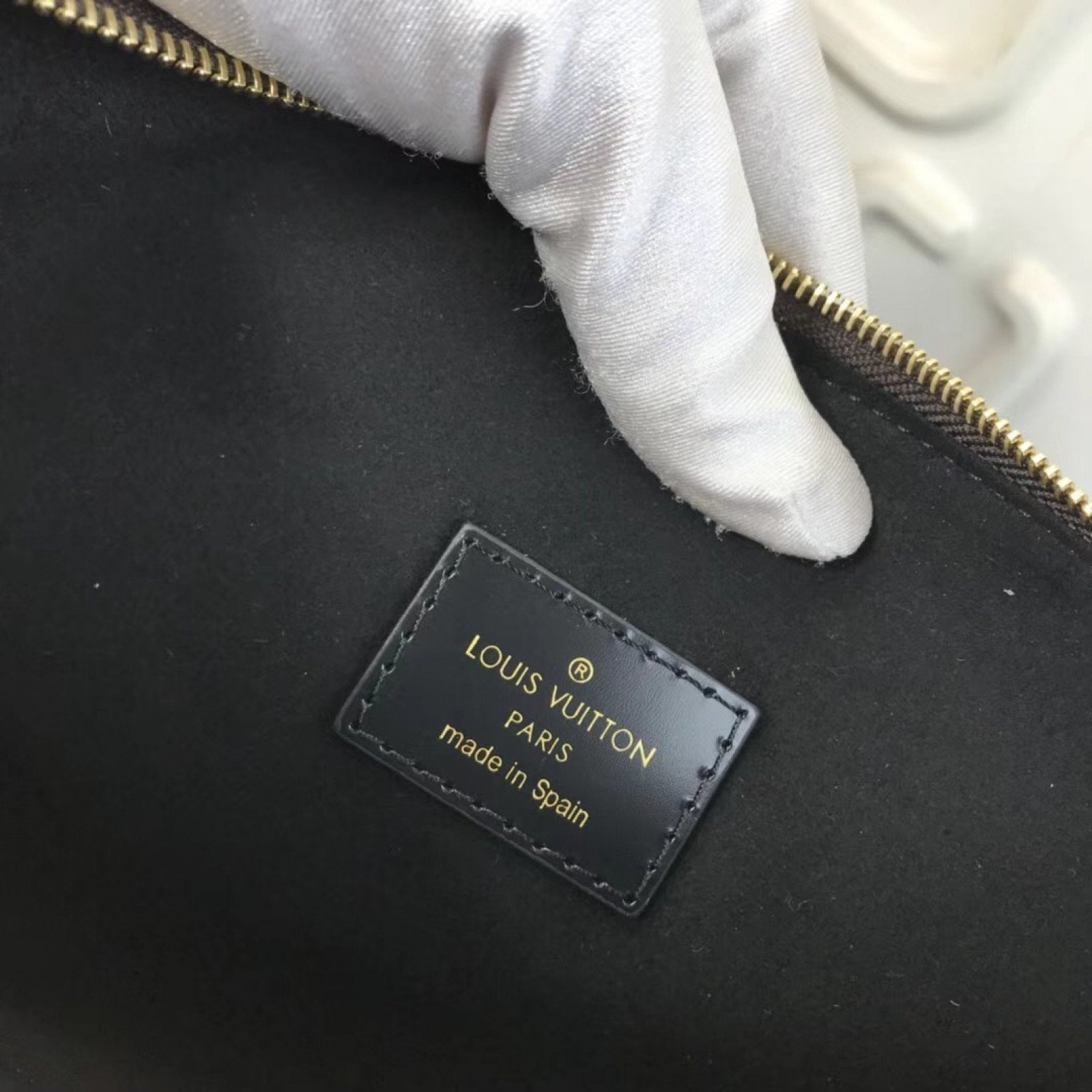 LV CITY Bag M63447SY