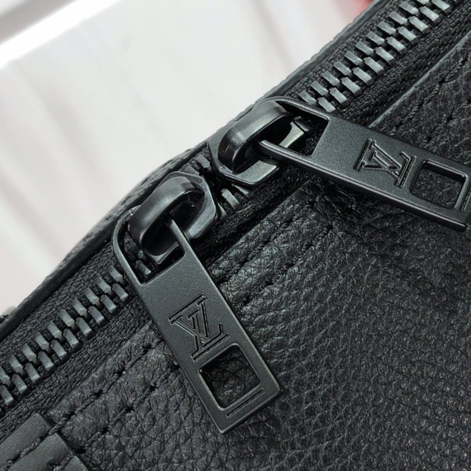 LV CITY KEEPALL M59255