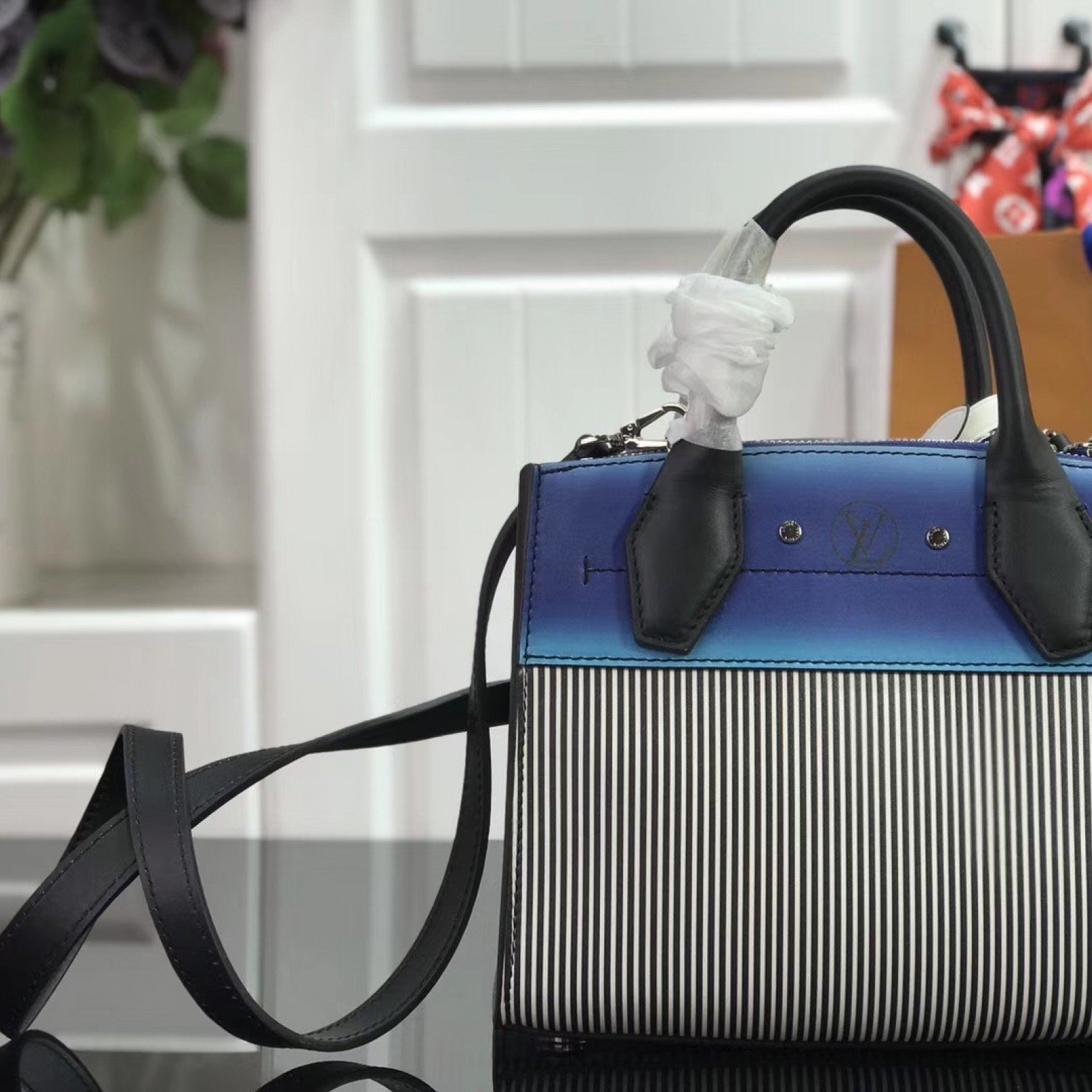 LV CITY STEAMER MINI M53799