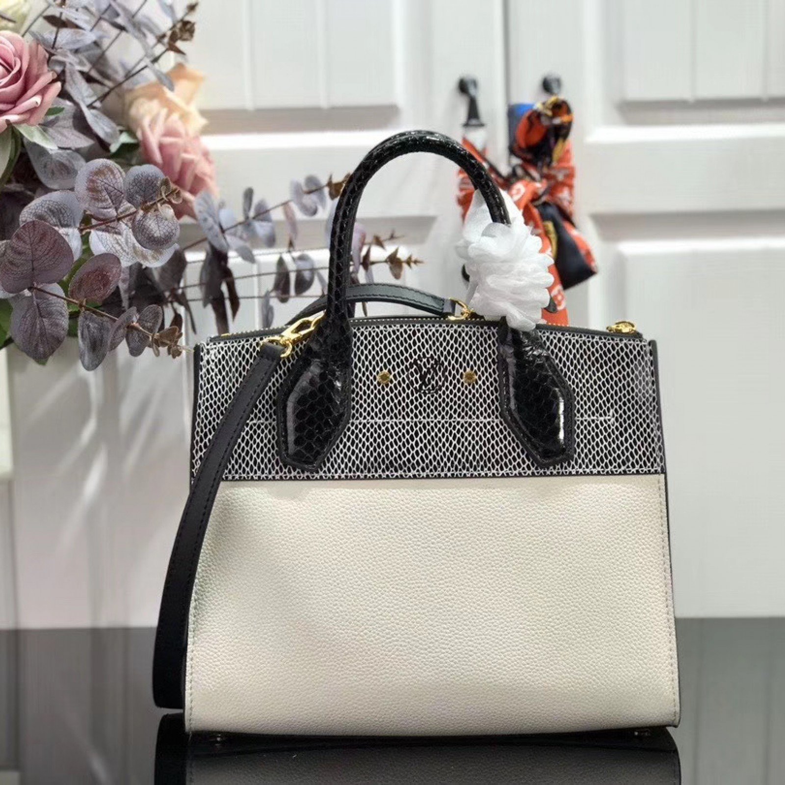 LV CITY STEAMER N95975BM