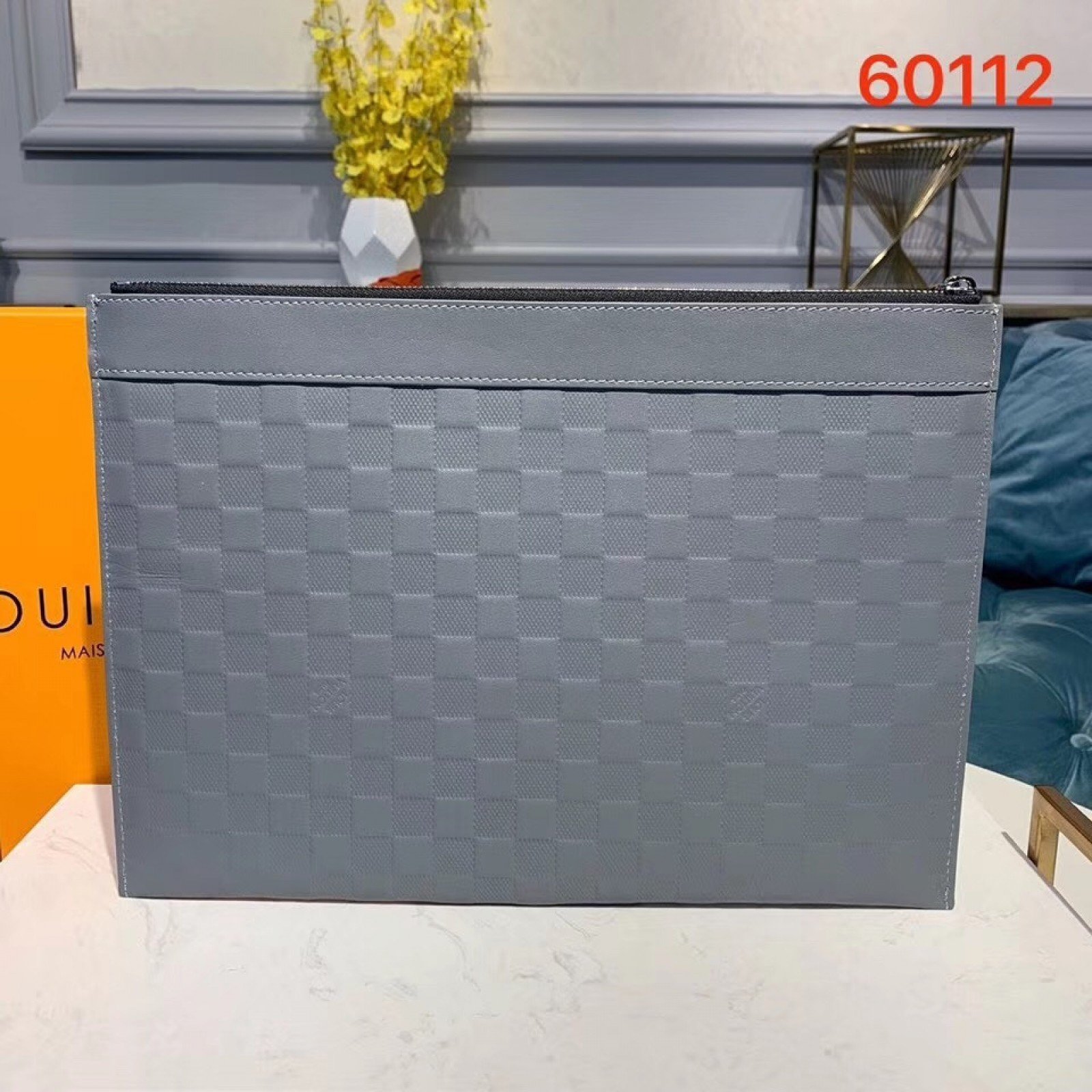 LV CLUTCH BAG N60112