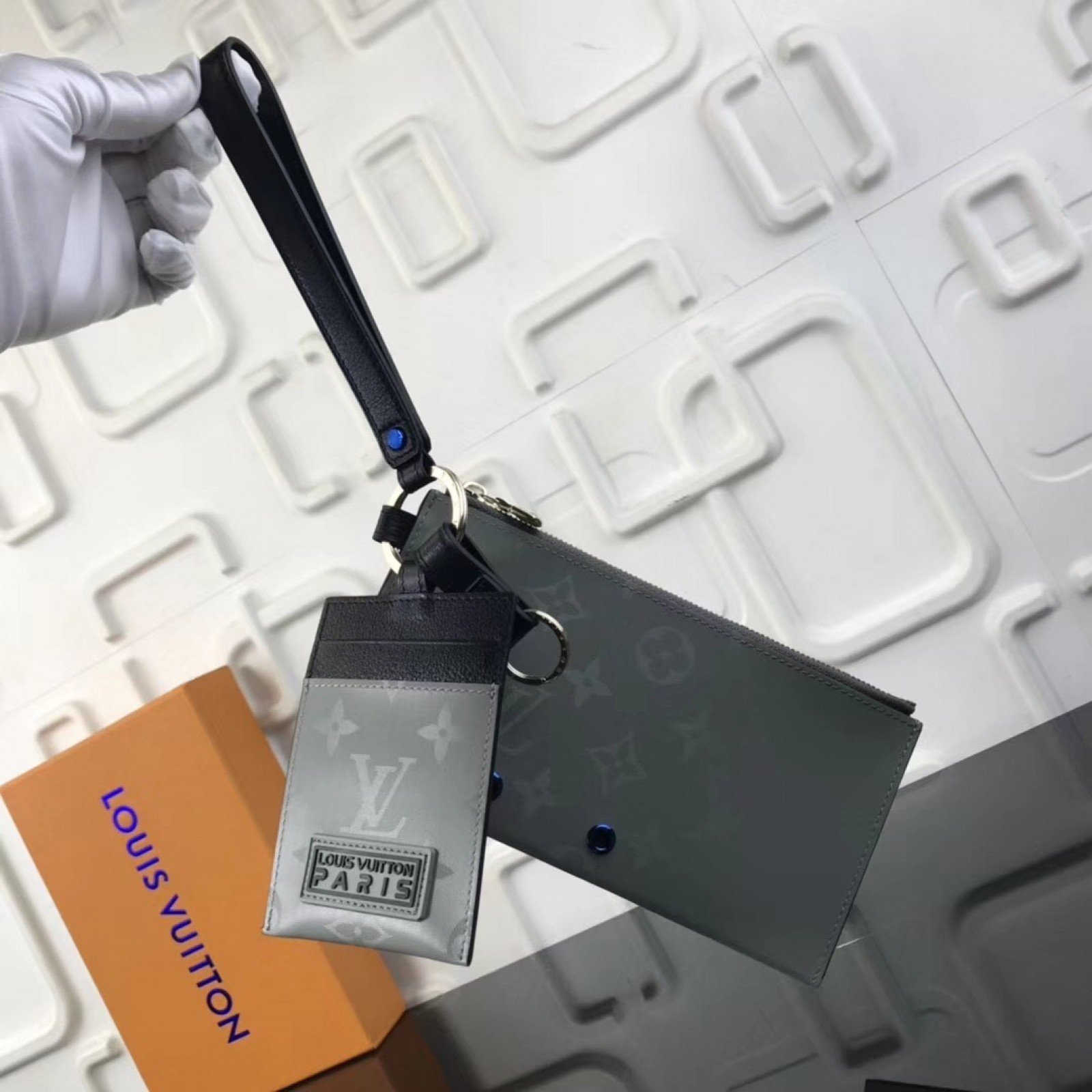 LV CLUTCH M63046