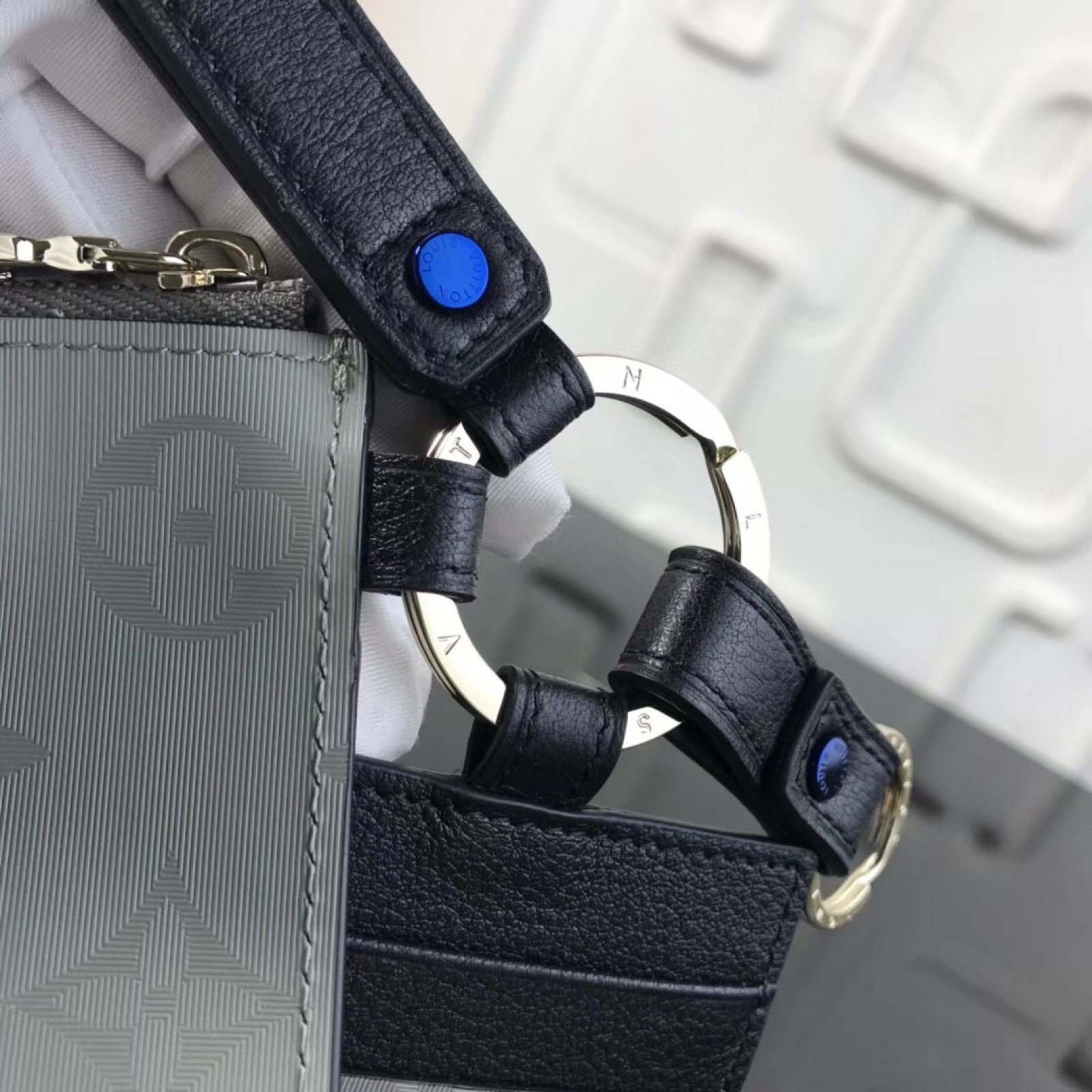 LV CLUTCH M63046