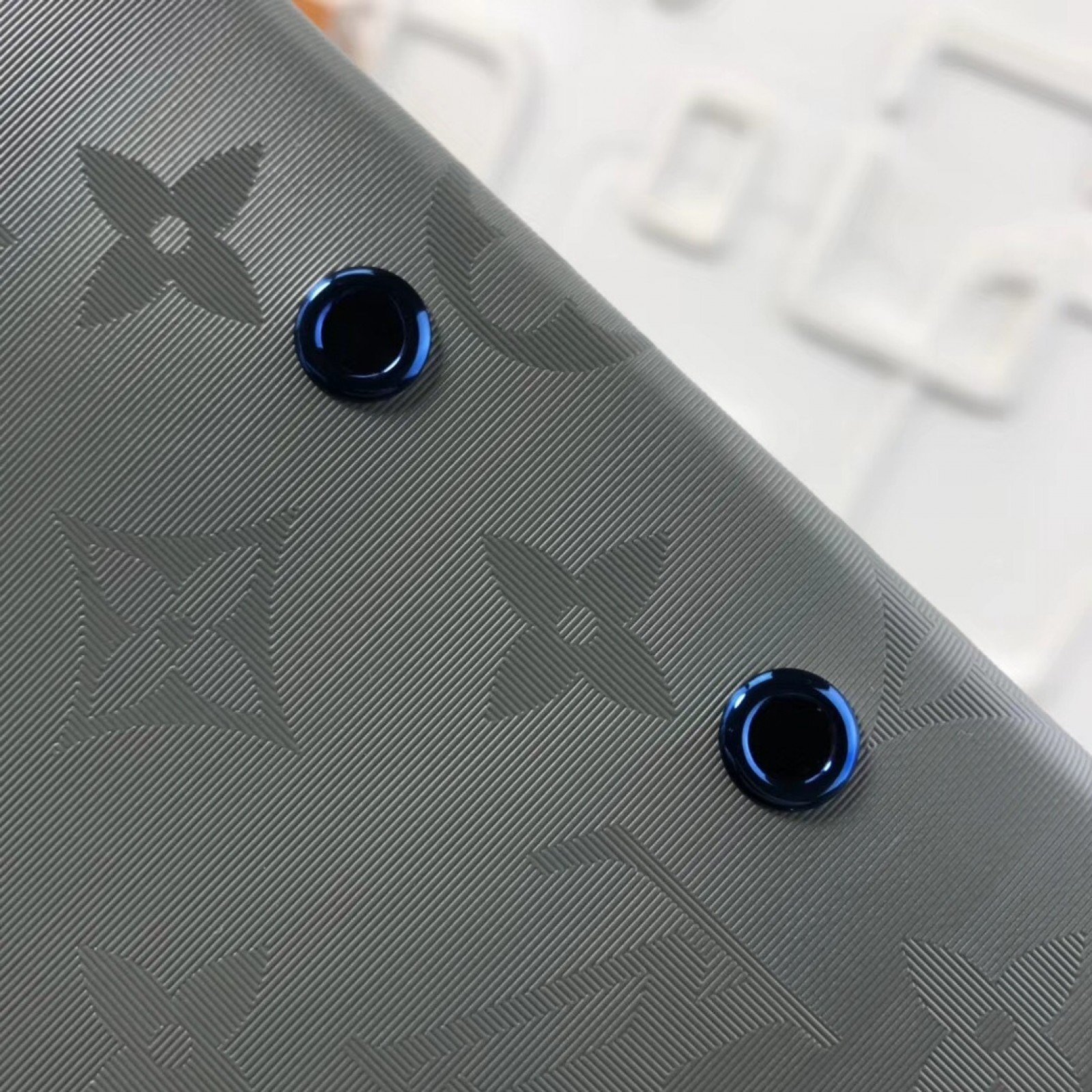 LV CLUTCH M63046