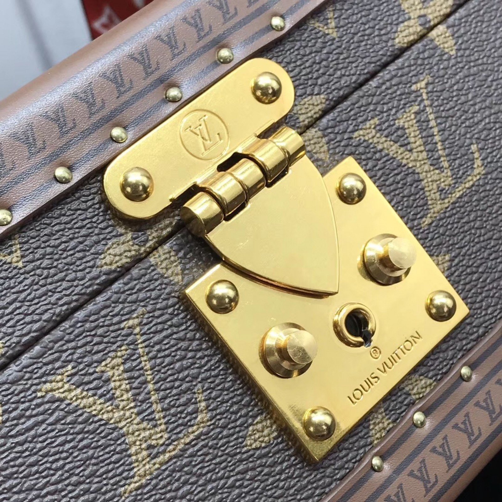 LV COFFRET 8 MONTRES M20039