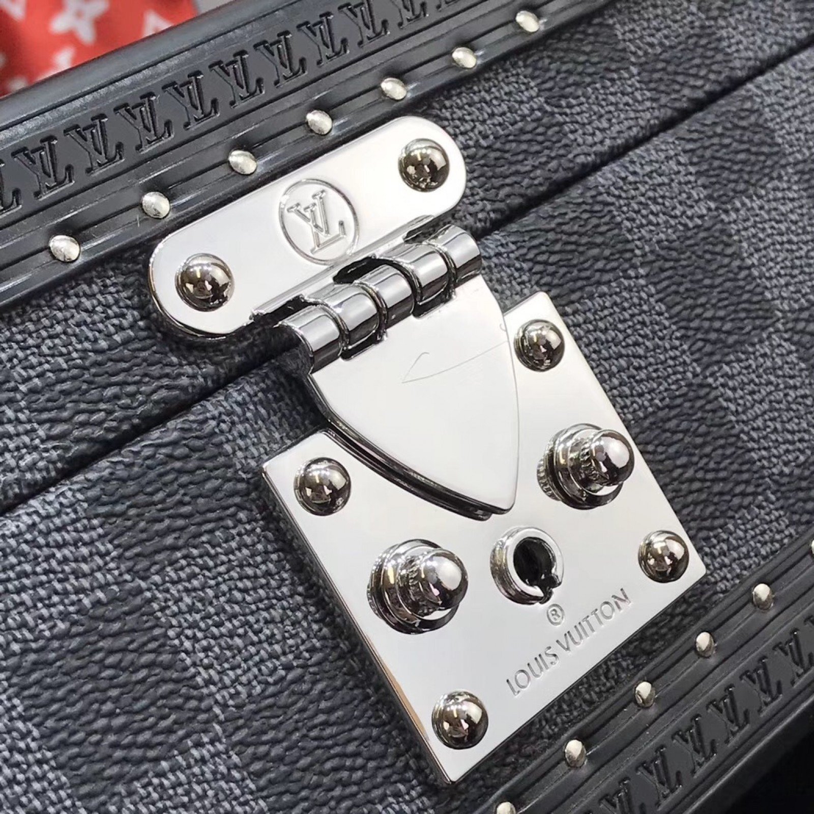 LV COFFRET 8 MONTRES M20039