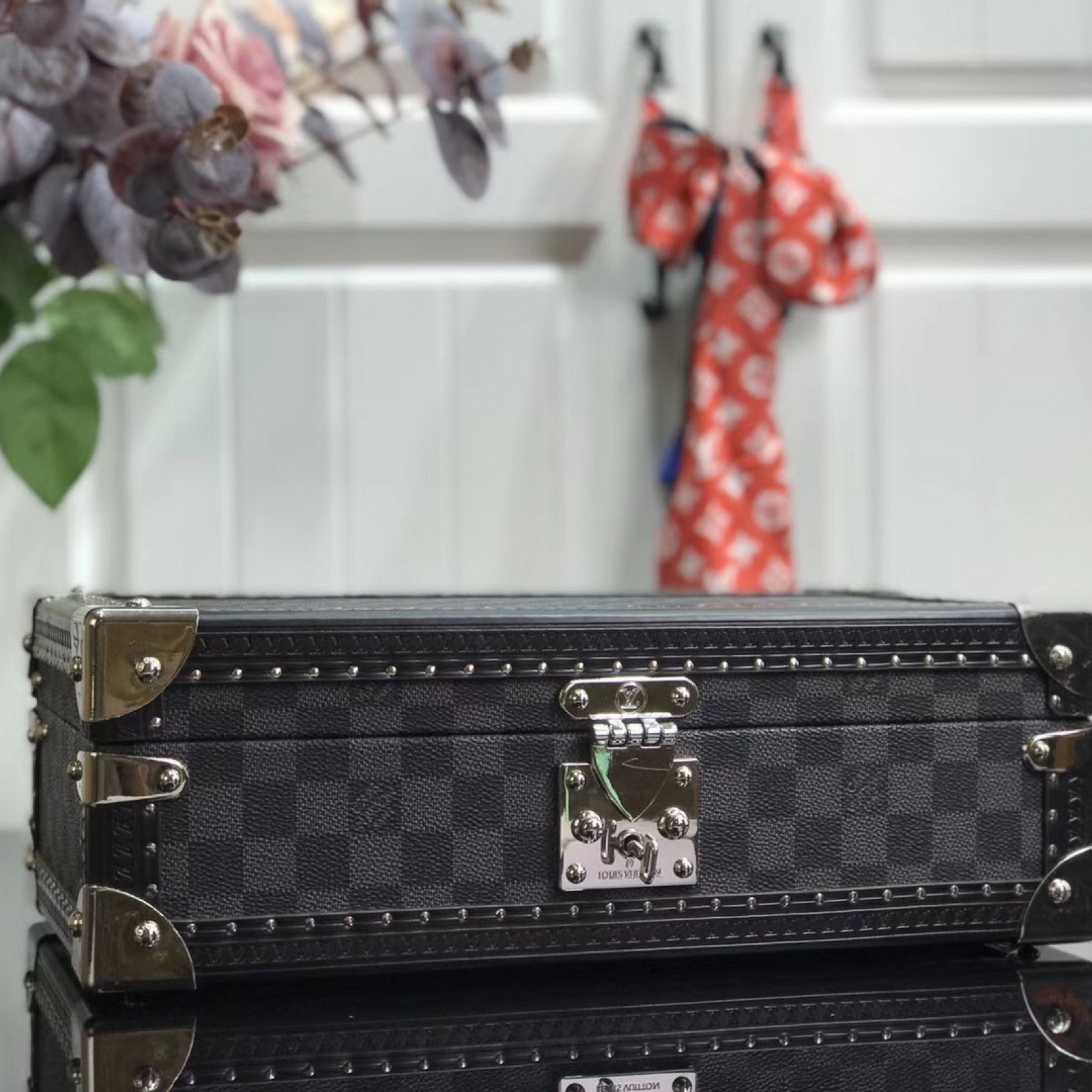 LV COFFRET 8 MONTRES M20039