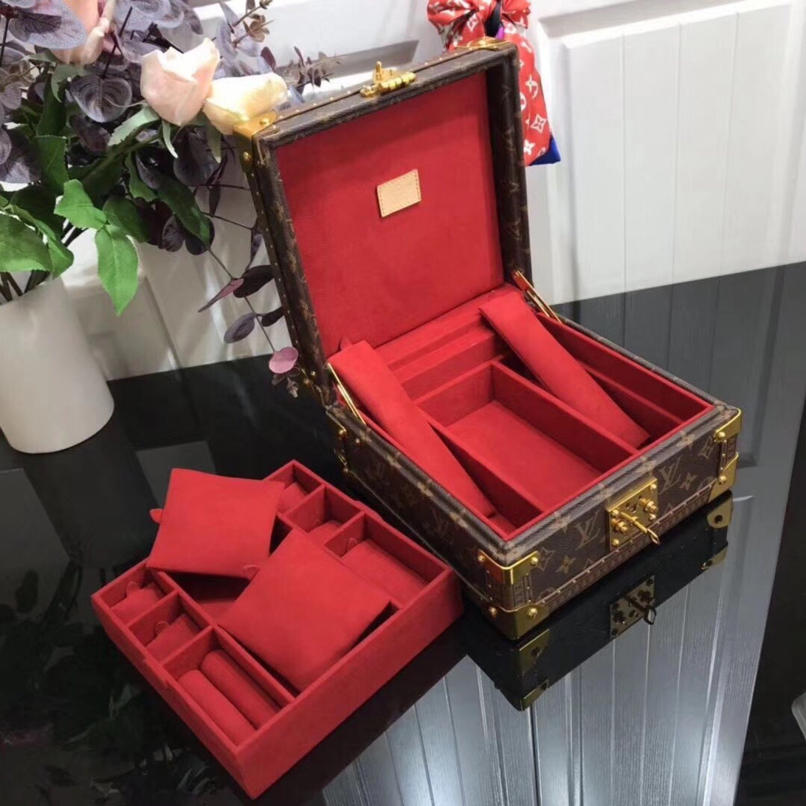 LV COFFRET JOAILLERIE M20040