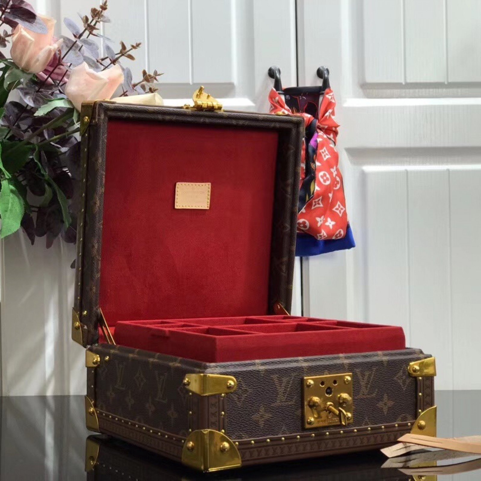 LV COFFRET JOAILLERIE M20040