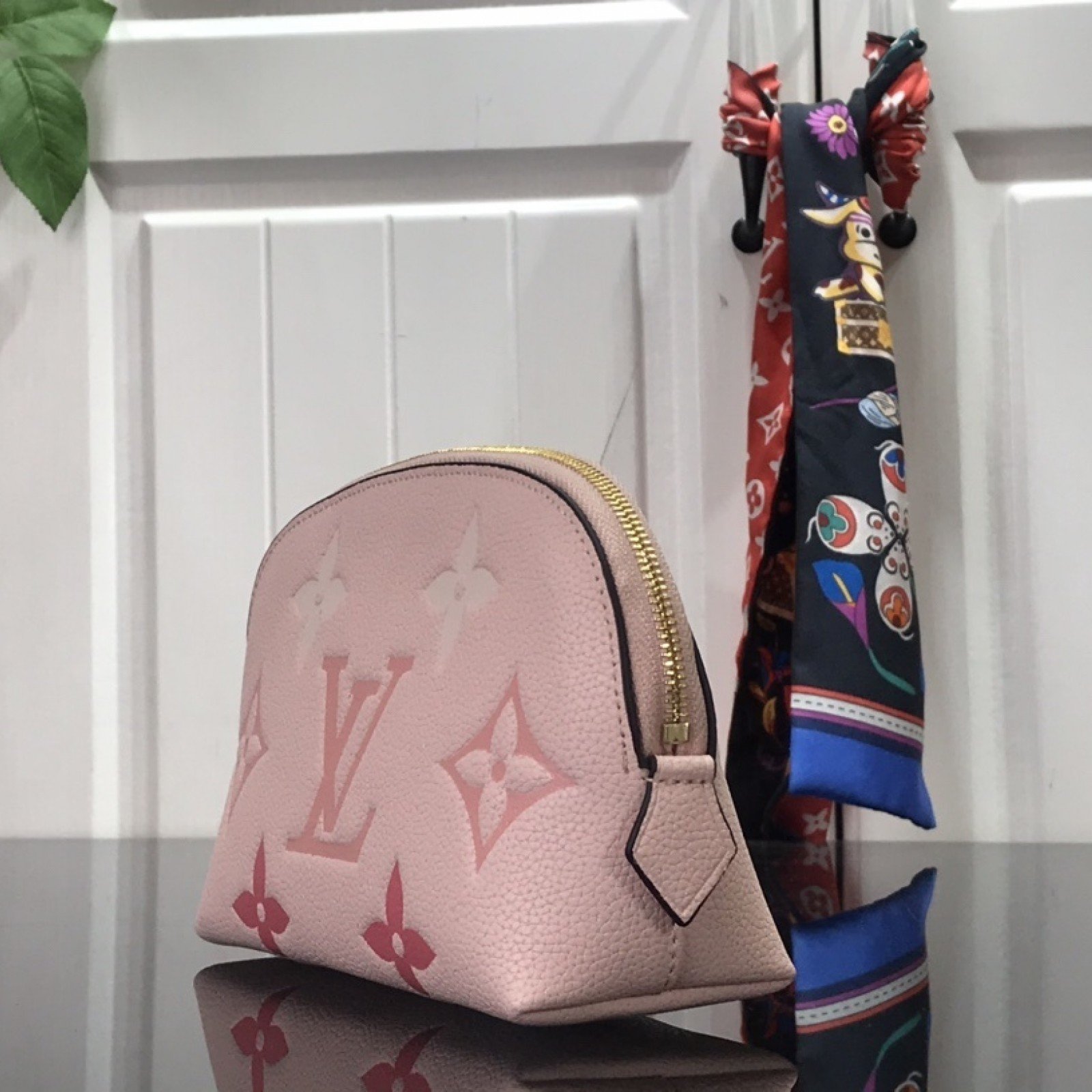 LV COSMETIC POUCH M80502