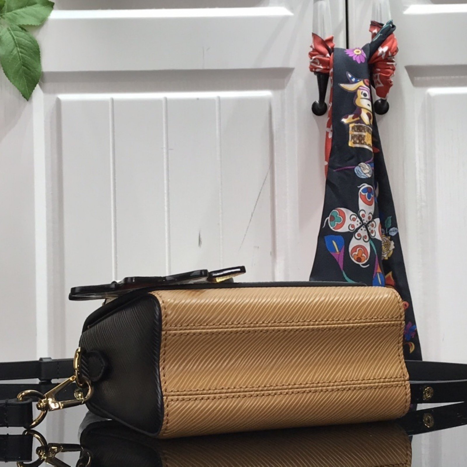 LV CRAFTY TWIST MINI M56849