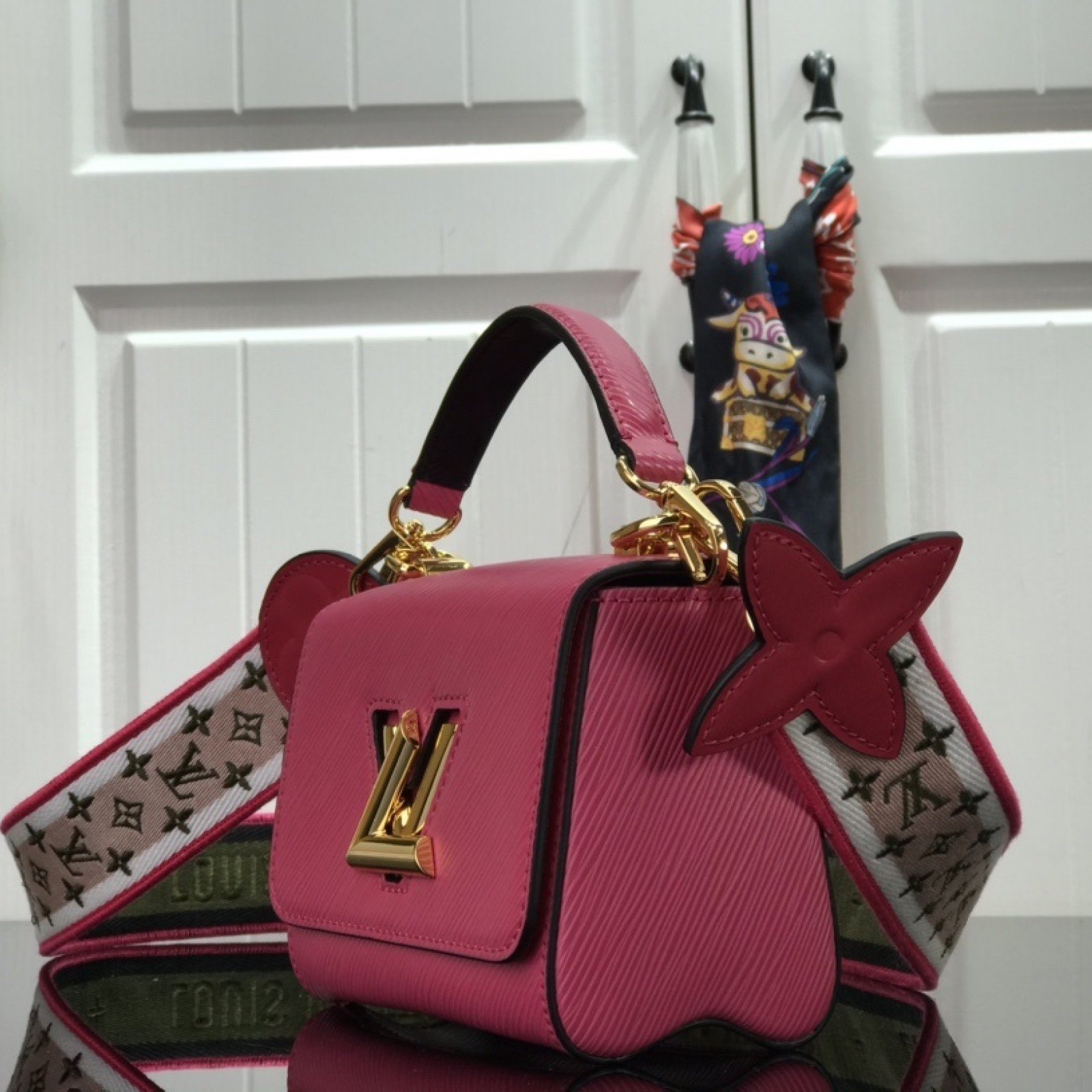 LV CRAFTY TWIST MINI M57063