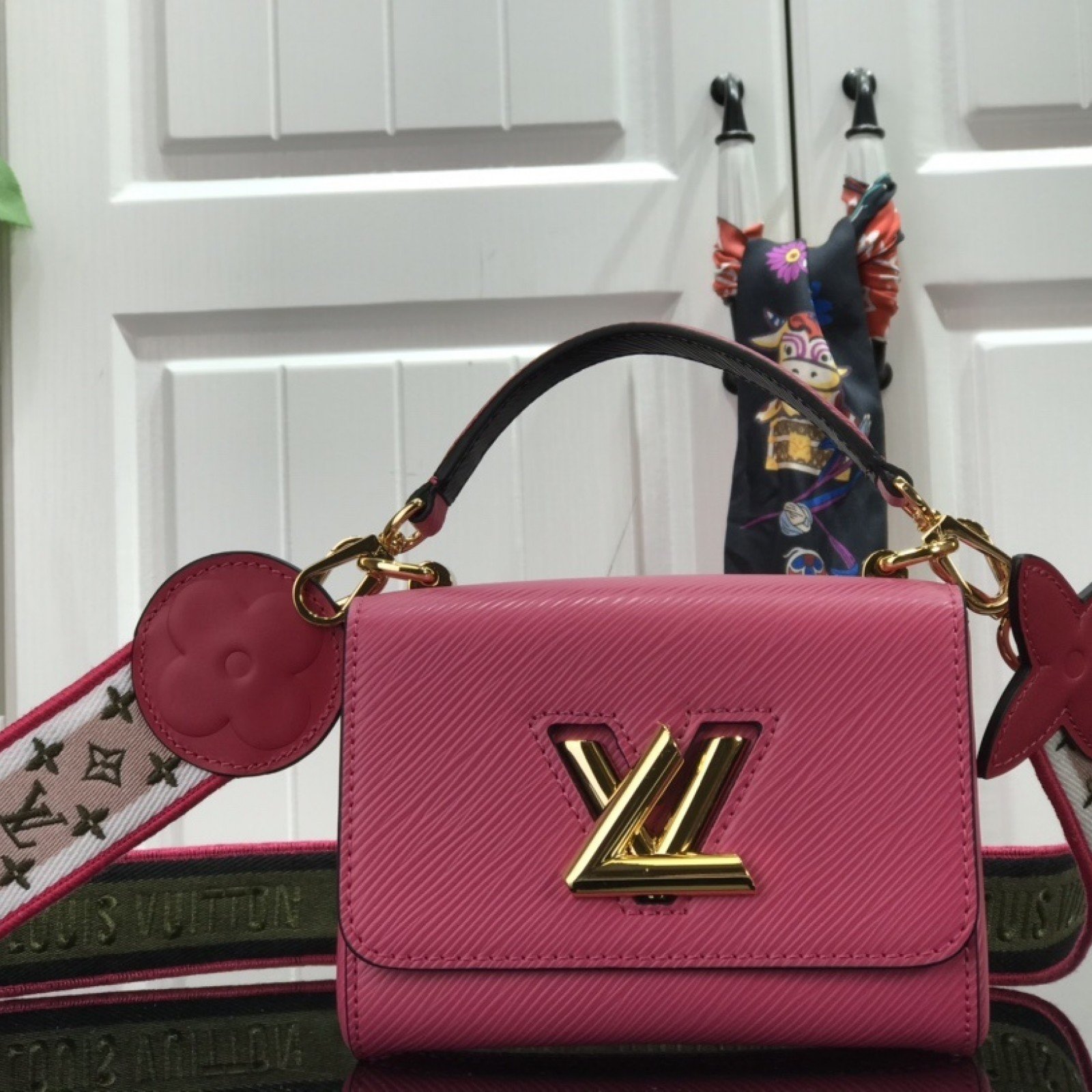 LV CRAFTY TWIST MINI M57063