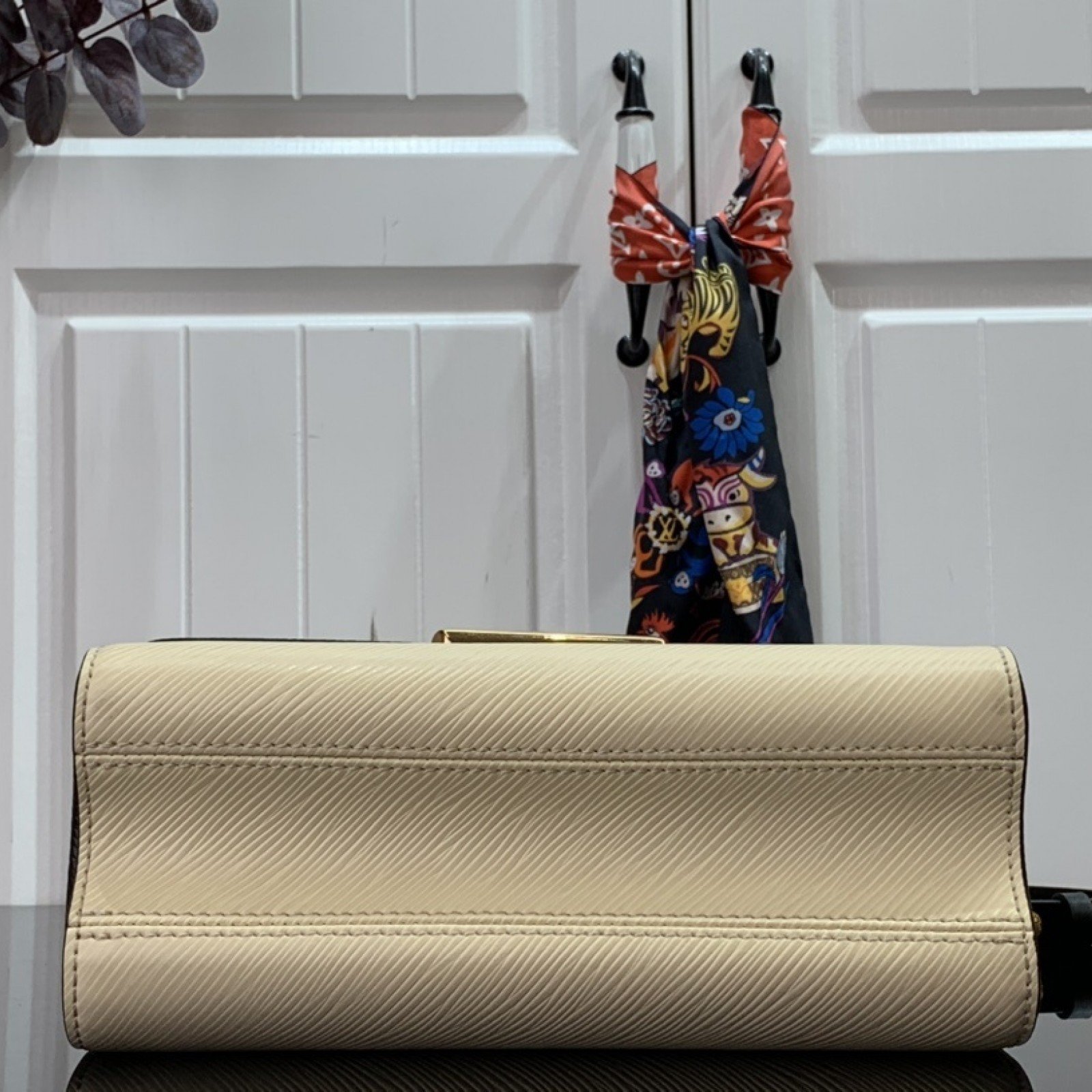 LV CRAFTY TWIST MM M56780