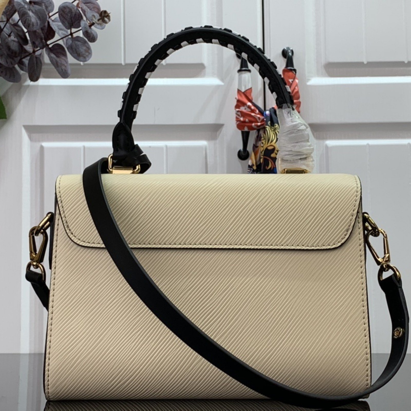 LV CRAFTY TWIST MM M56780