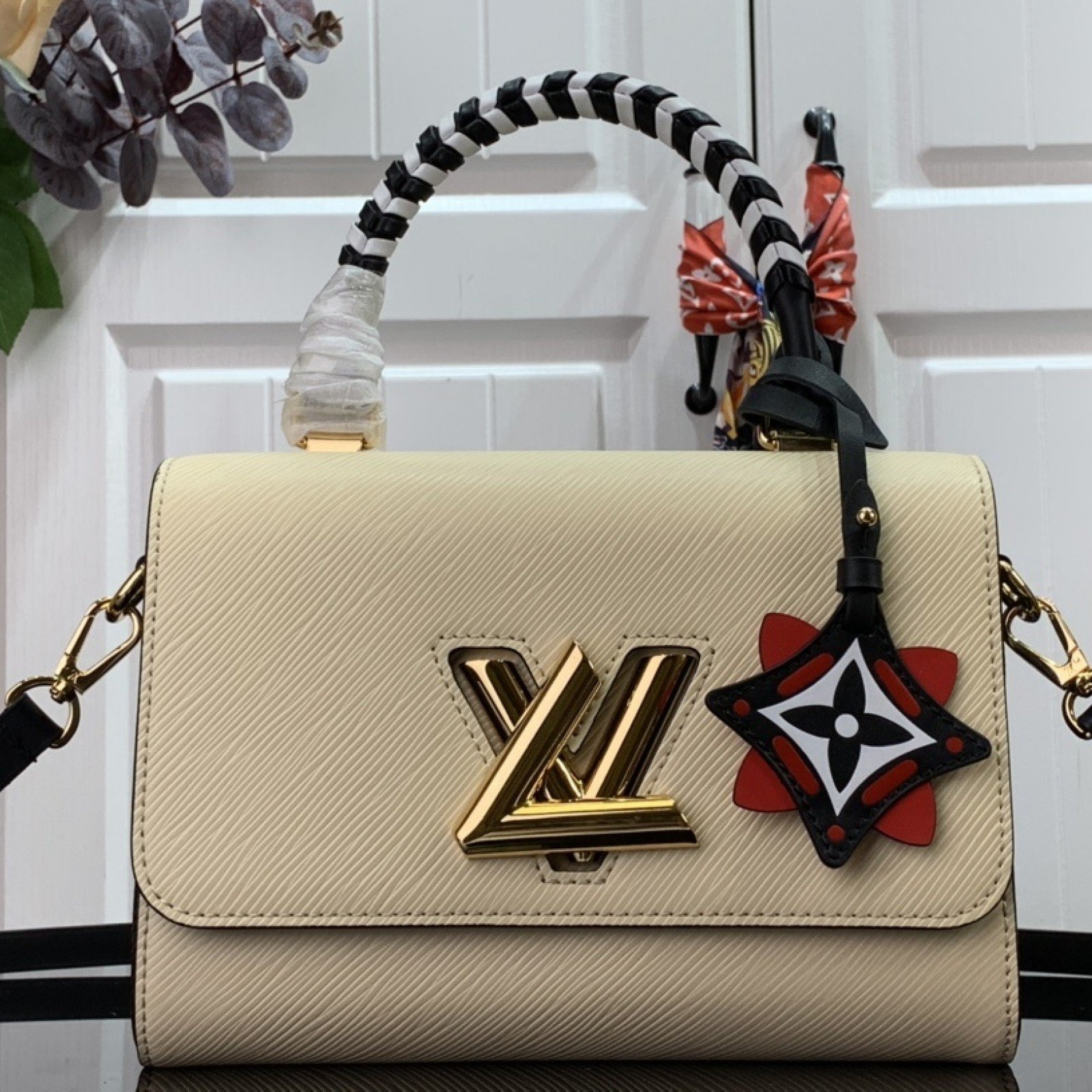 LV CRAFTY TWIST MM M56780