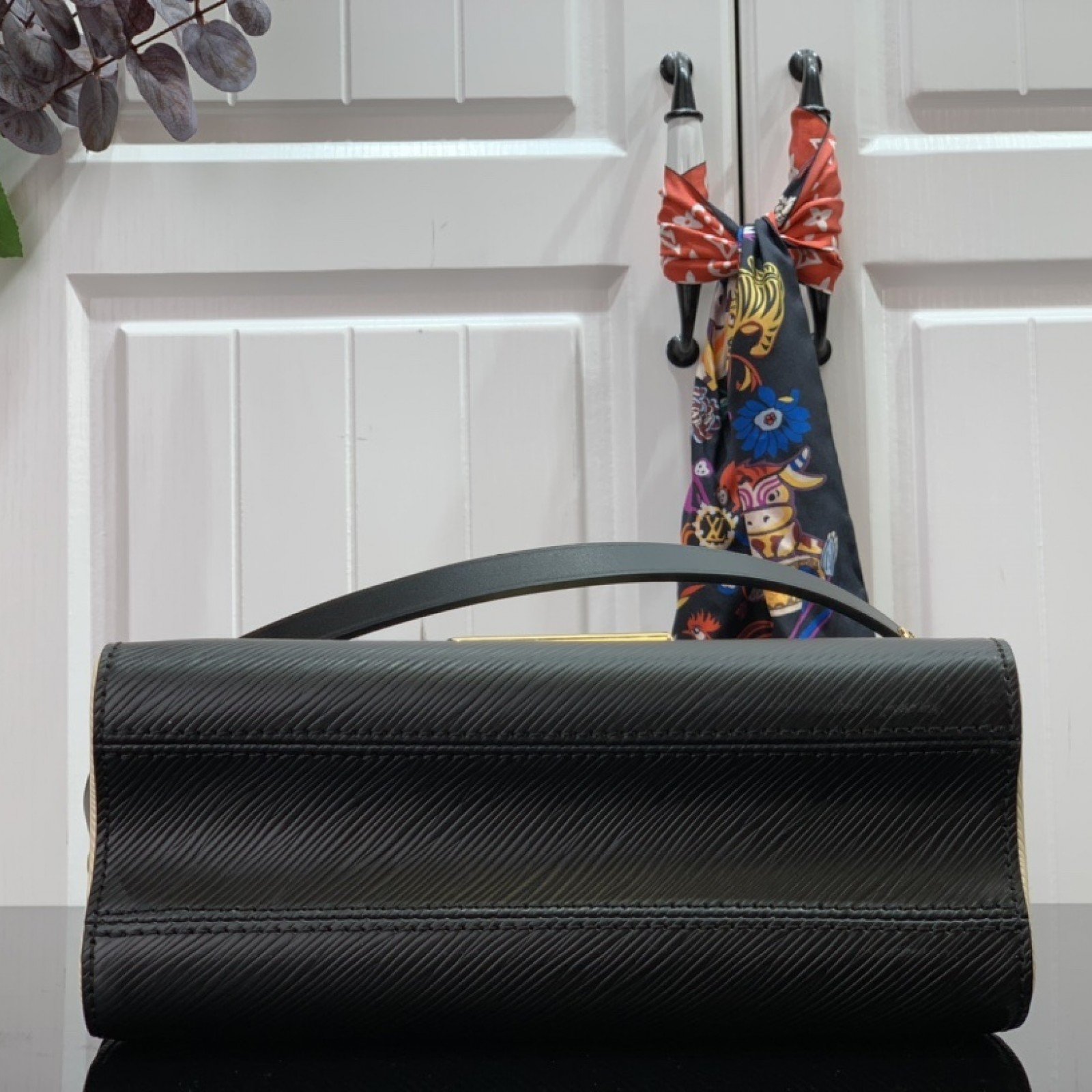 LV CRAFTY TWIST MM M56780