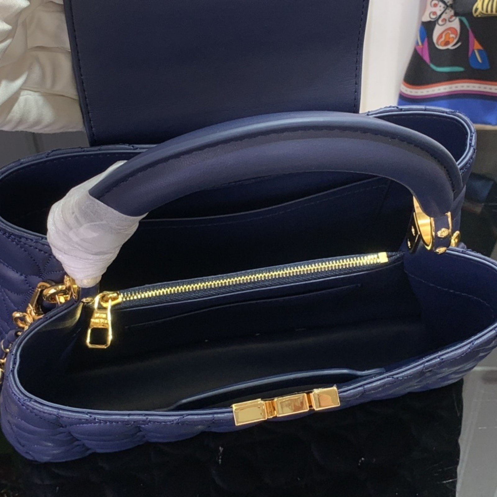LV Capucines  bb m25283