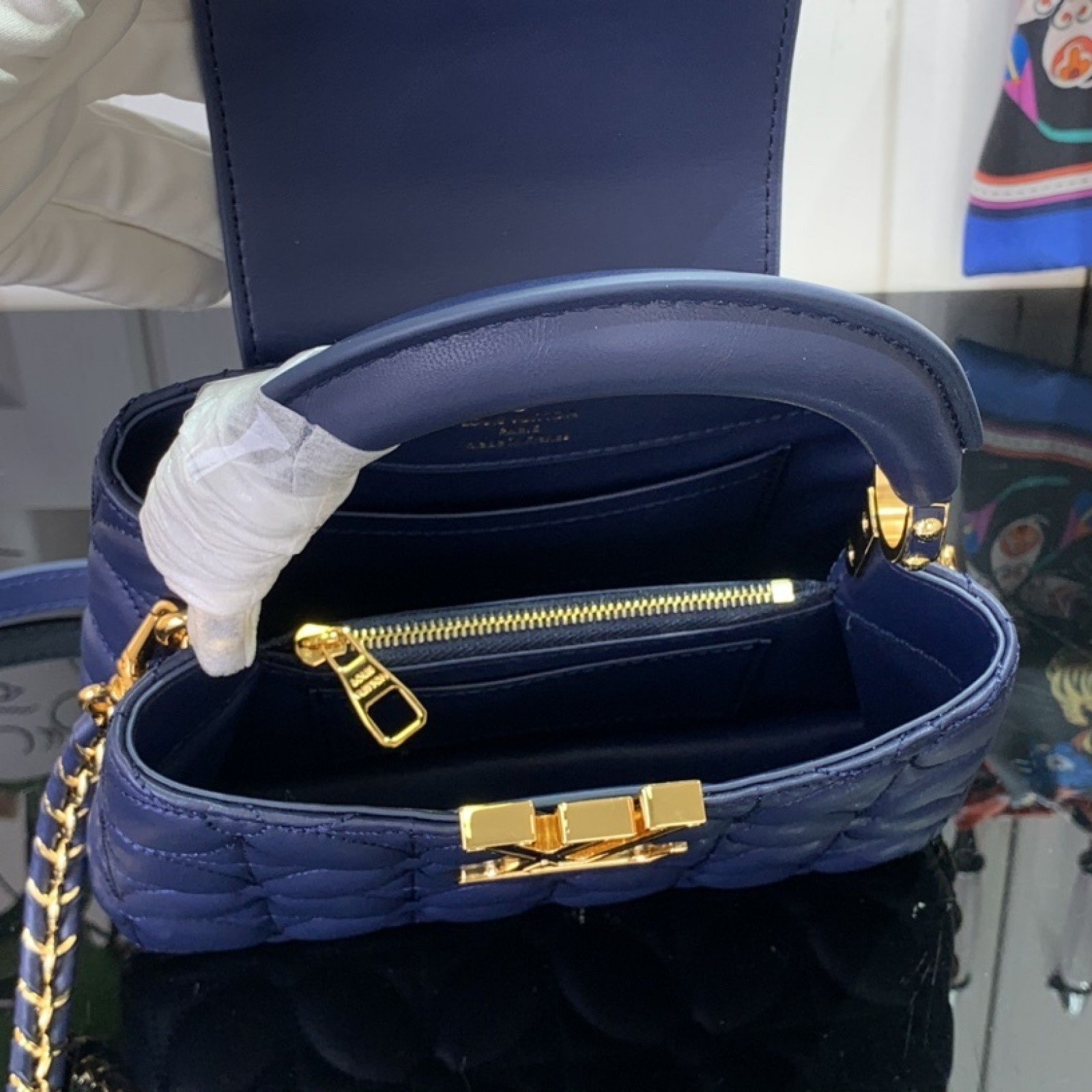 LV Capucines  bb m25283