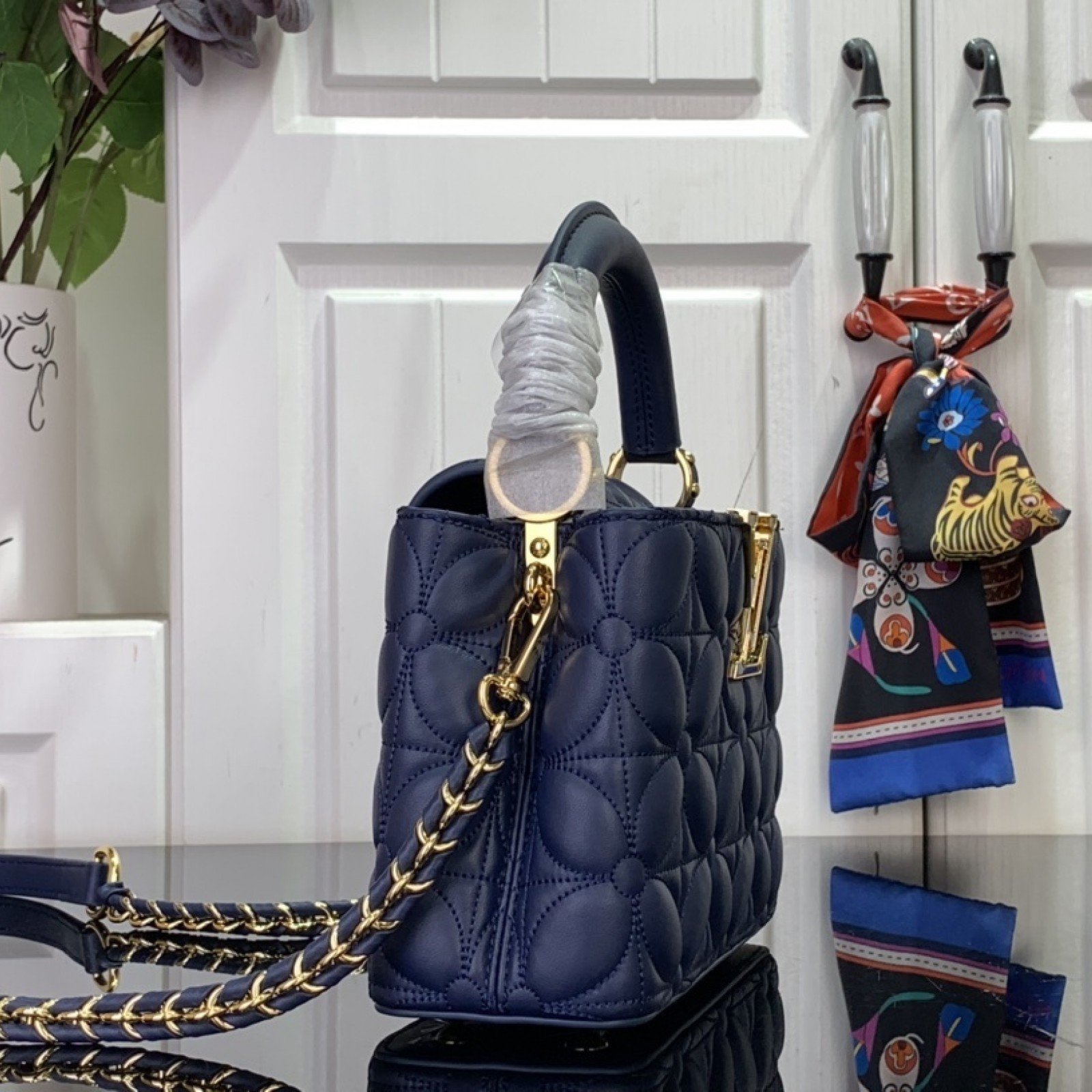 LV Capucines  bb m25283