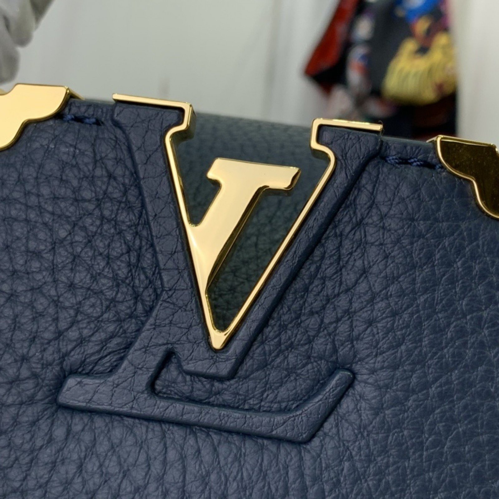 LV Capucines  m25231
